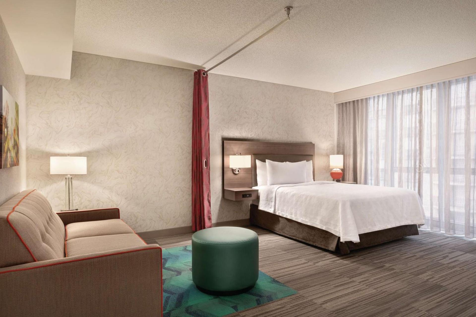 Home2 Suites By Hilton Chicago River North photo 16