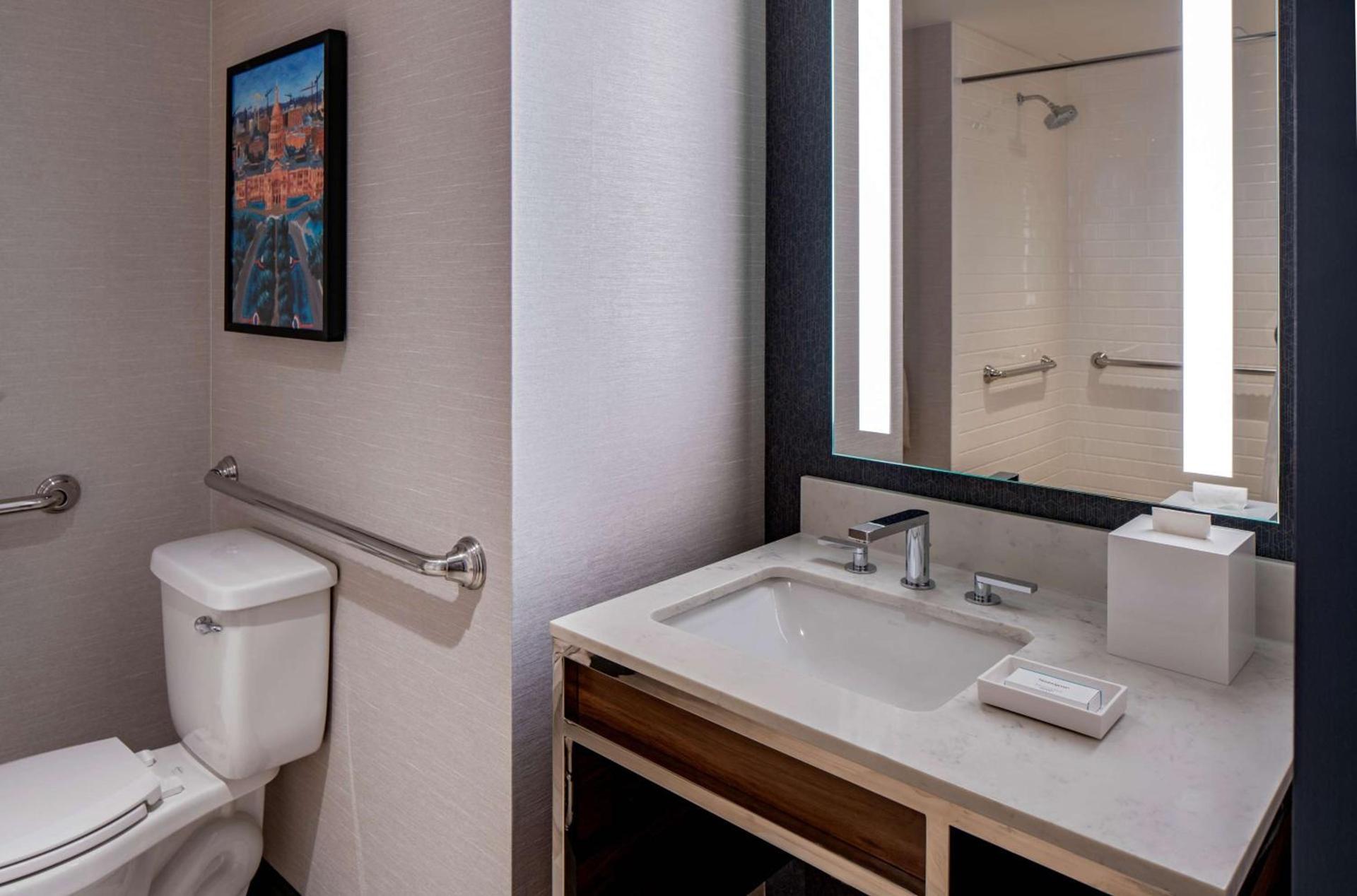 Hilton Garden Inn Austin University Capitol District photo 14