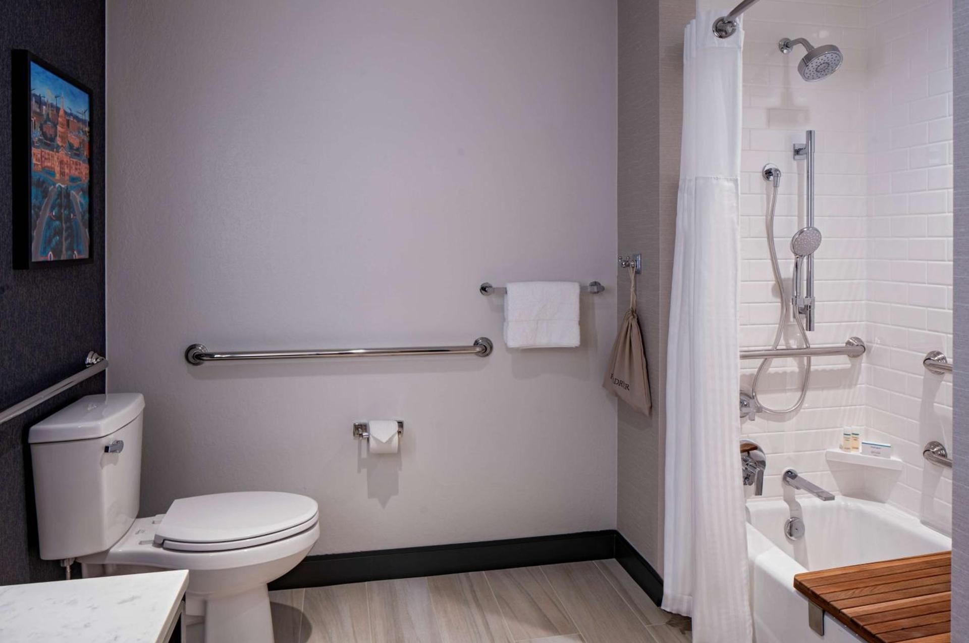 Hilton Garden Inn Austin University Capitol District photo 15