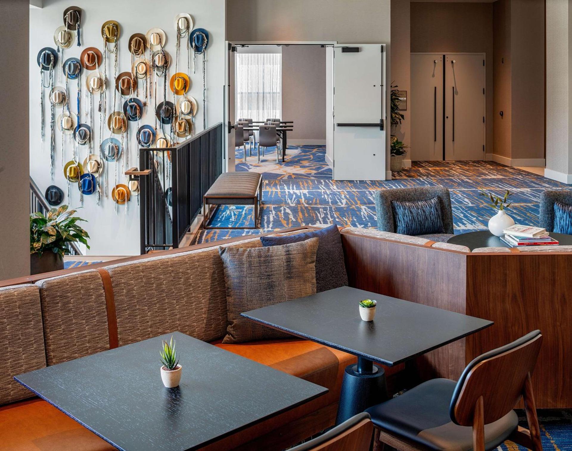 Hilton Garden Inn Austin University Capitol District photo 36