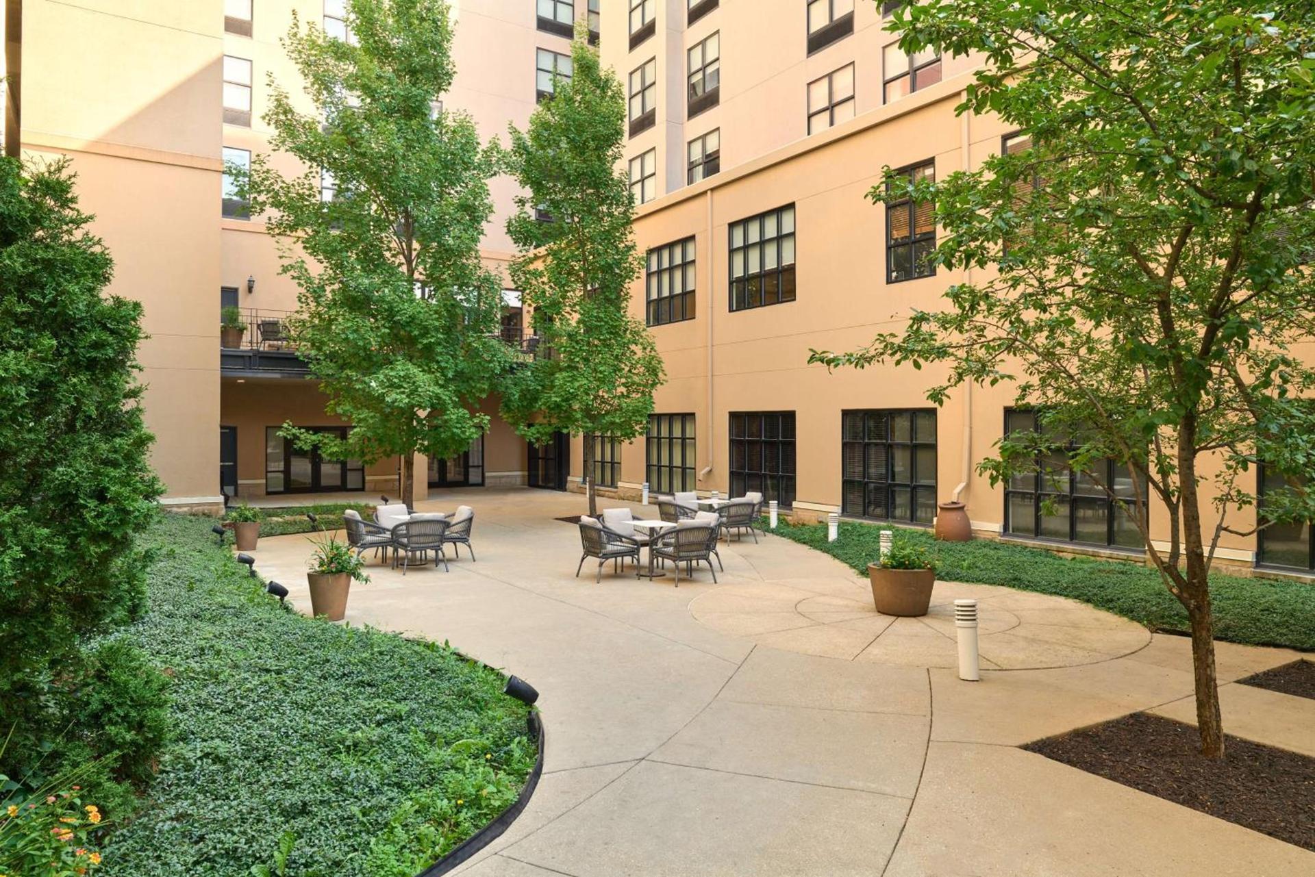 Hilton Garden Inn Bloomington photo 3