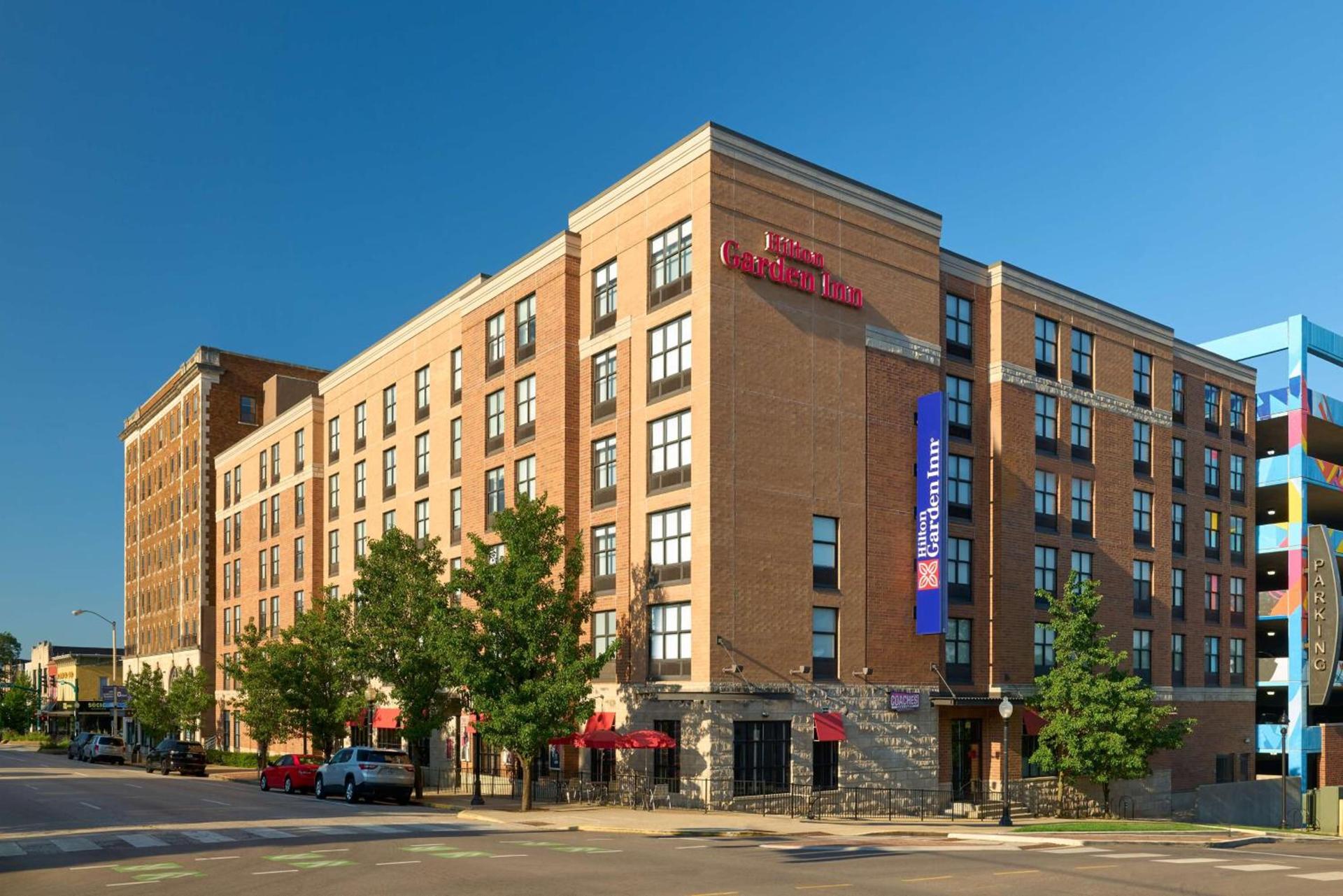 Hilton Garden Inn Bloomington photo 1