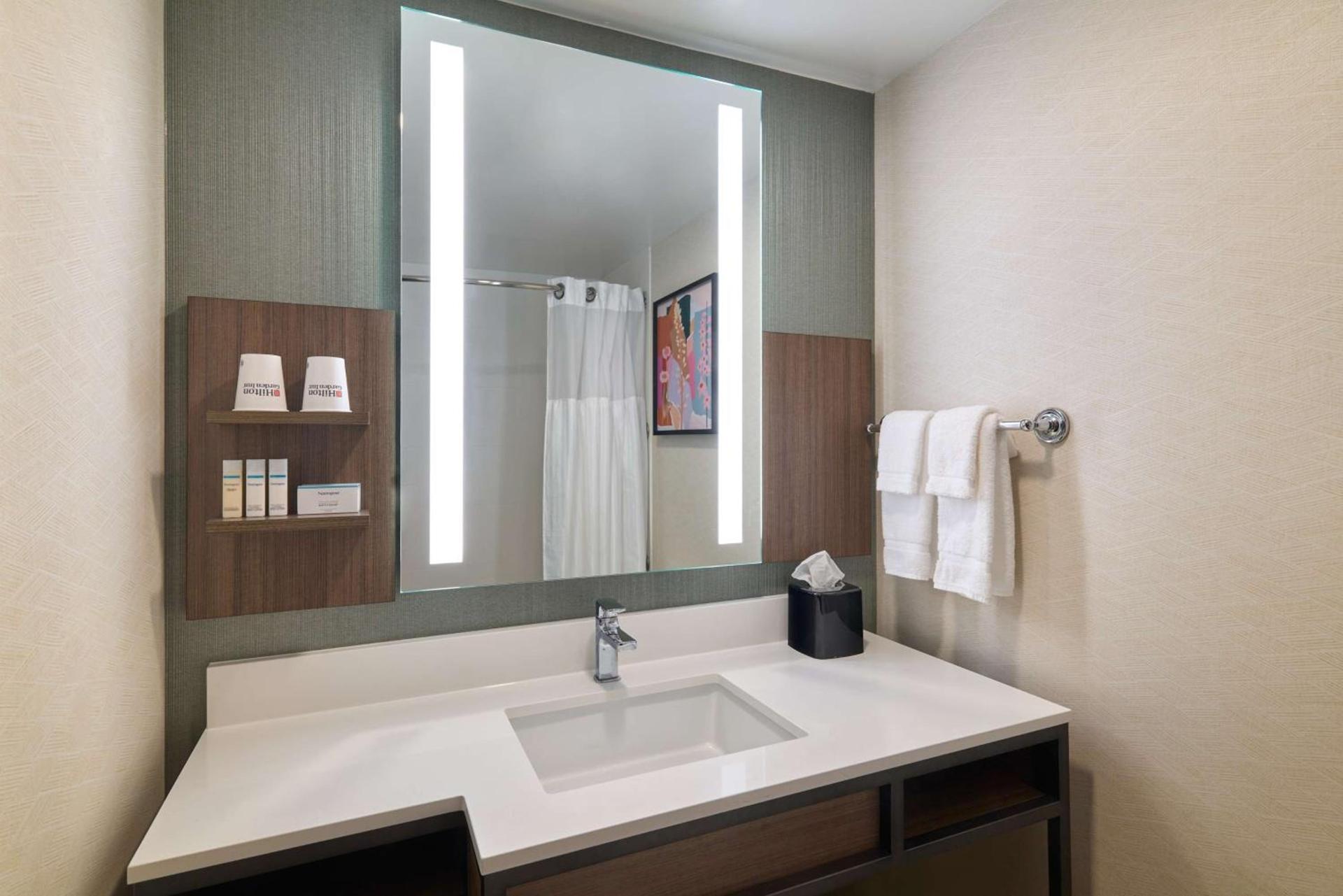 Hilton Garden Inn Bloomington photo 19