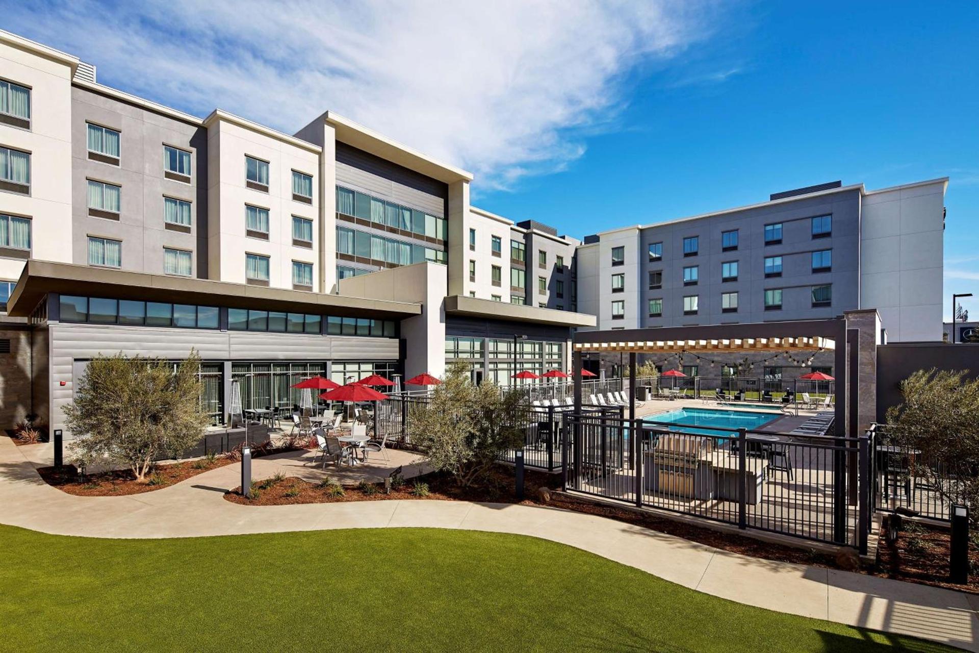 Hampton Inn Long Beach Airport, Ca photo 4