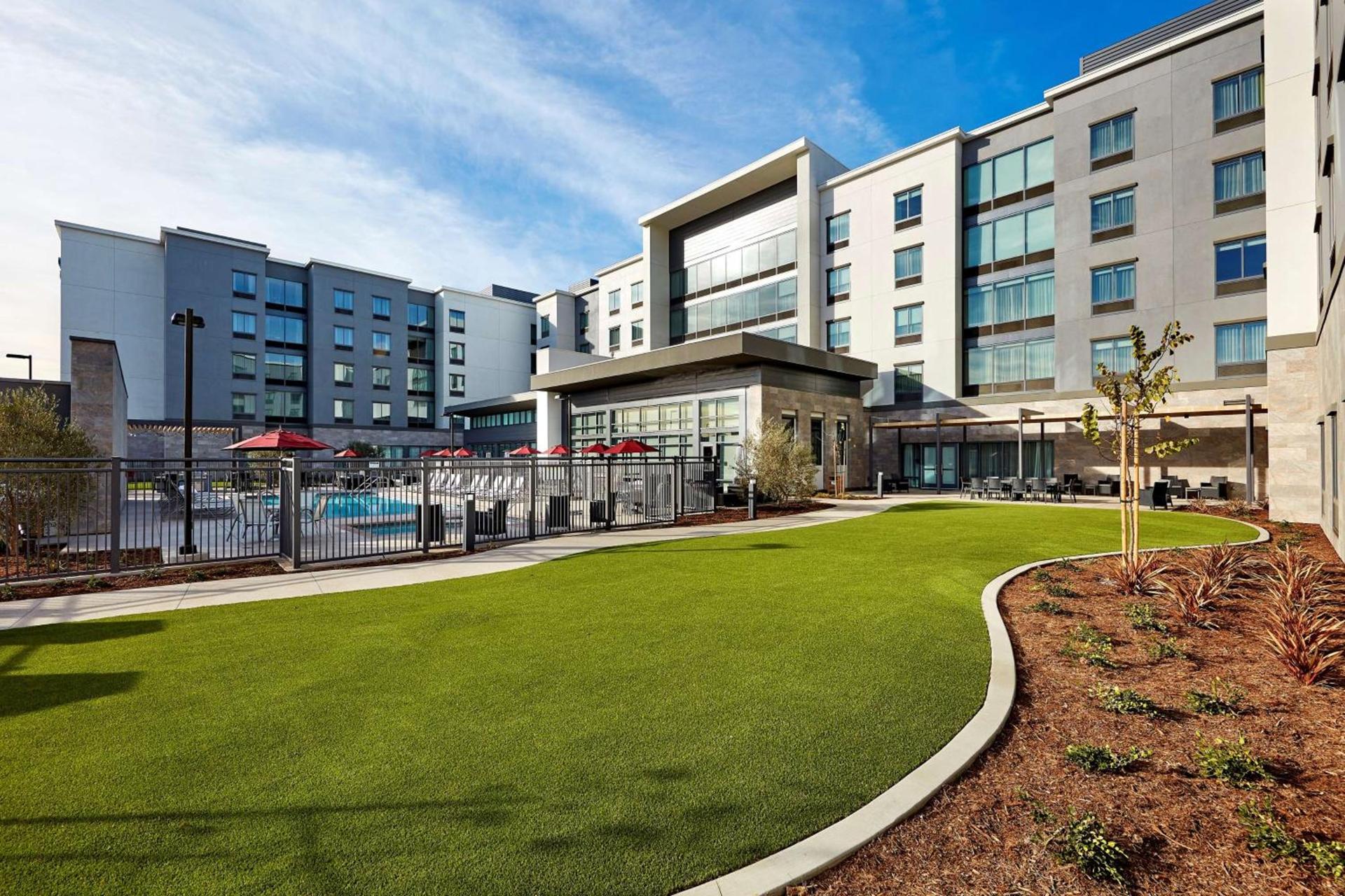 Hampton Inn Long Beach Airport, Ca photo 6