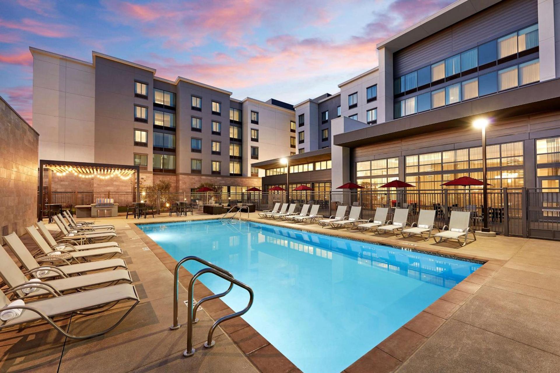 Hampton Inn Long Beach Airport, Ca photo 13