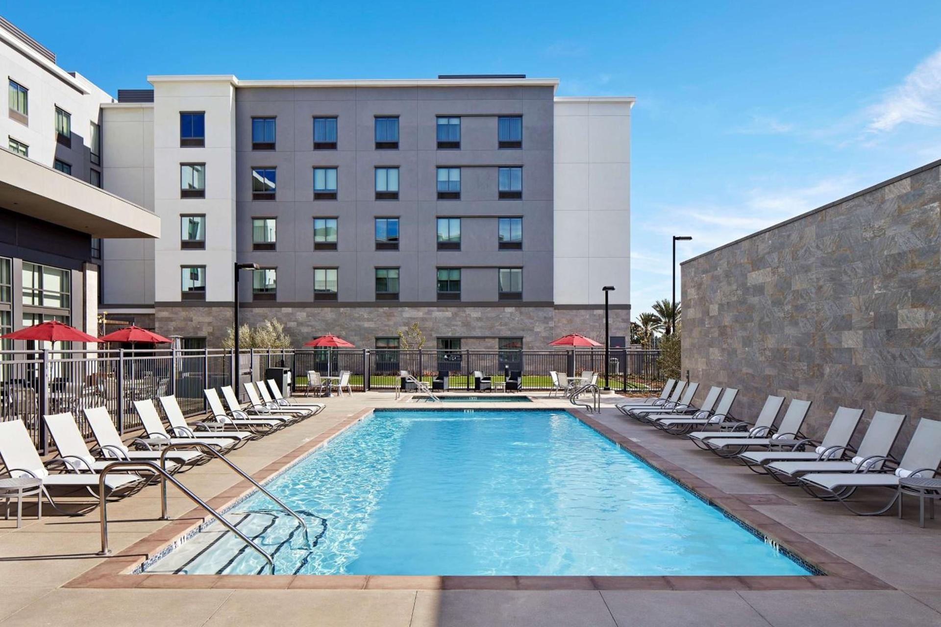 Hampton Inn Long Beach Airport, Ca photo 14