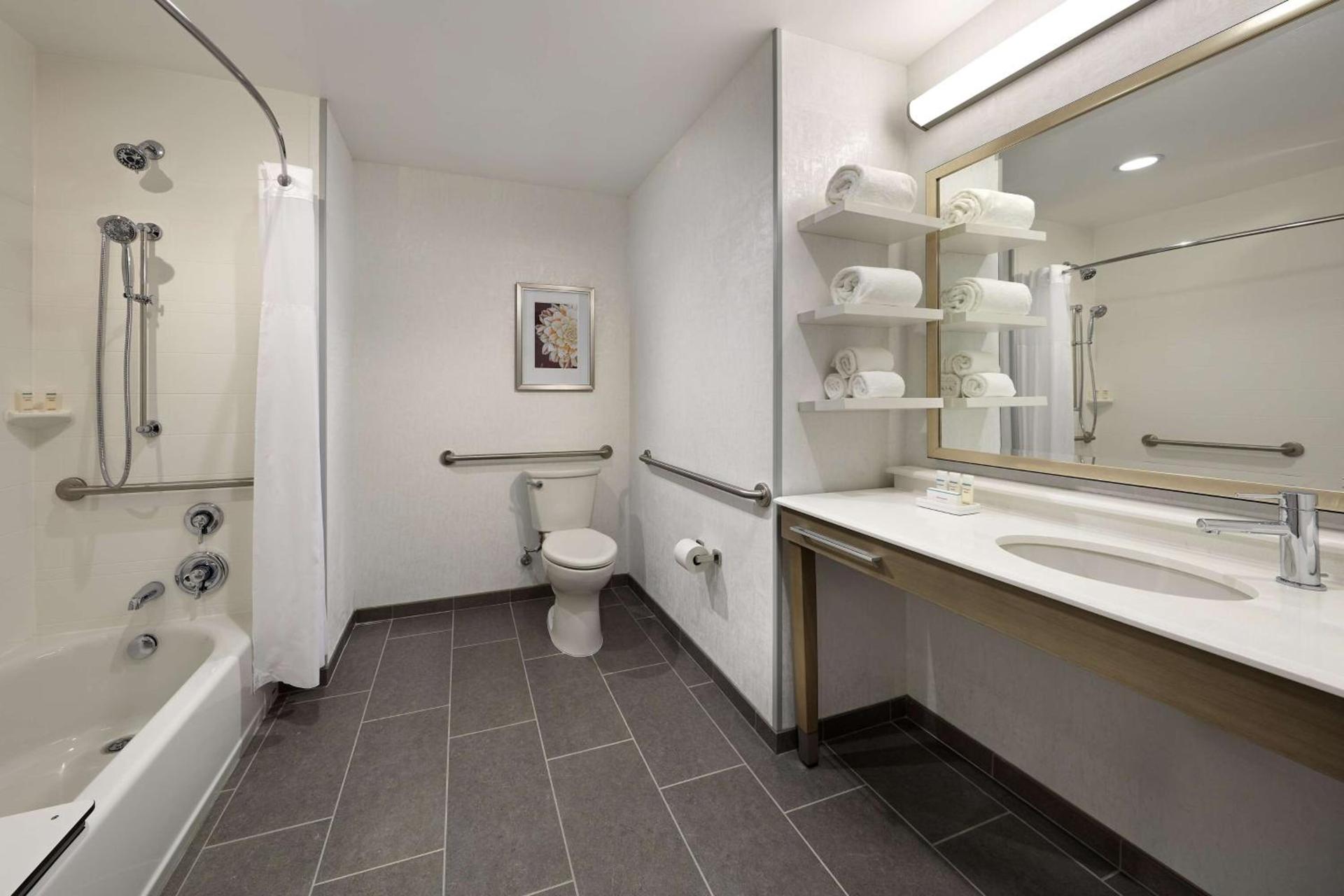 Hampton Inn Long Beach Airport, Ca photo 23