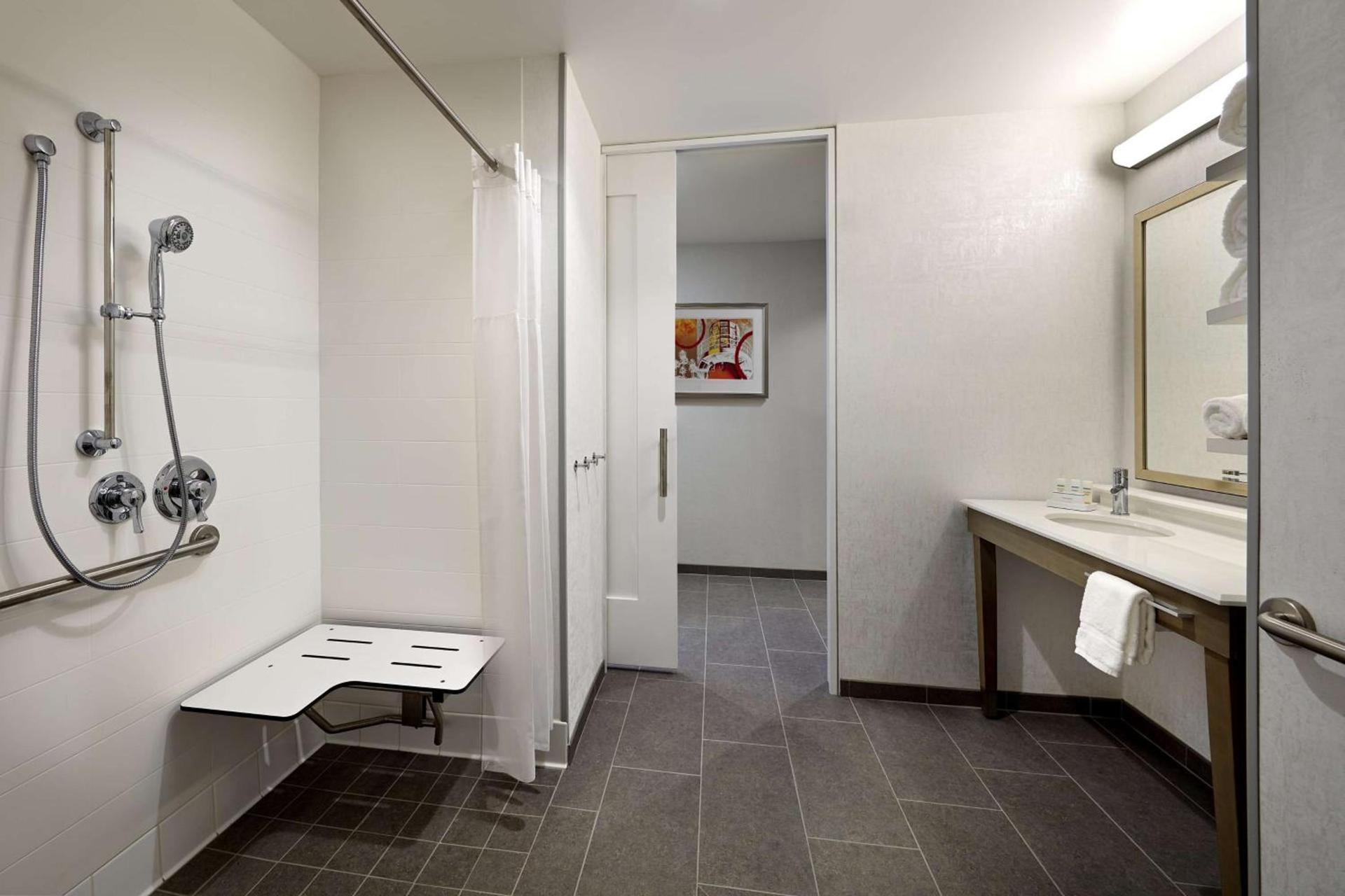 Hampton Inn Long Beach Airport, Ca photo 30