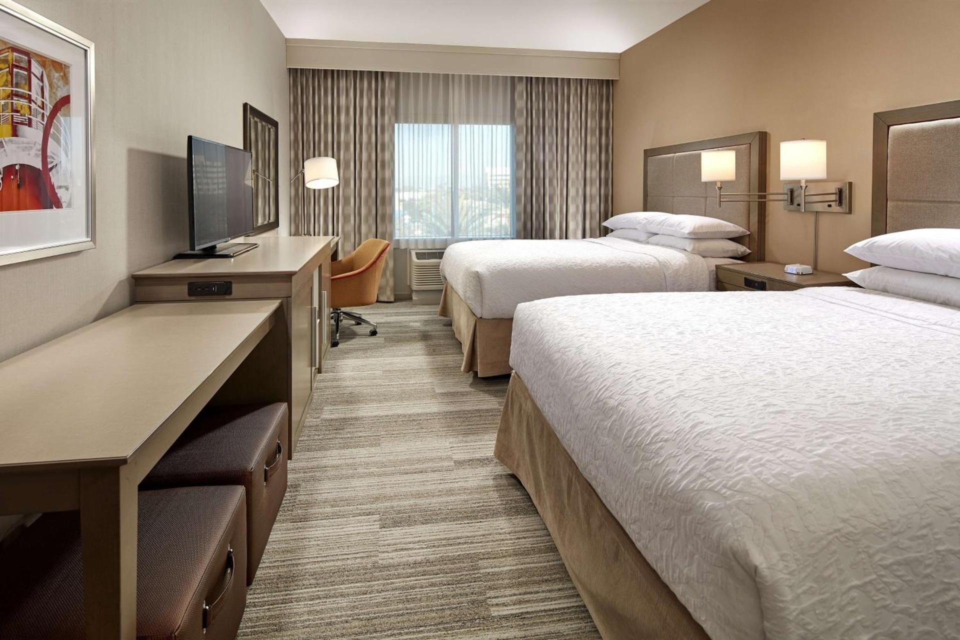Hampton Inn Long Beach Airport, Ca photo 32