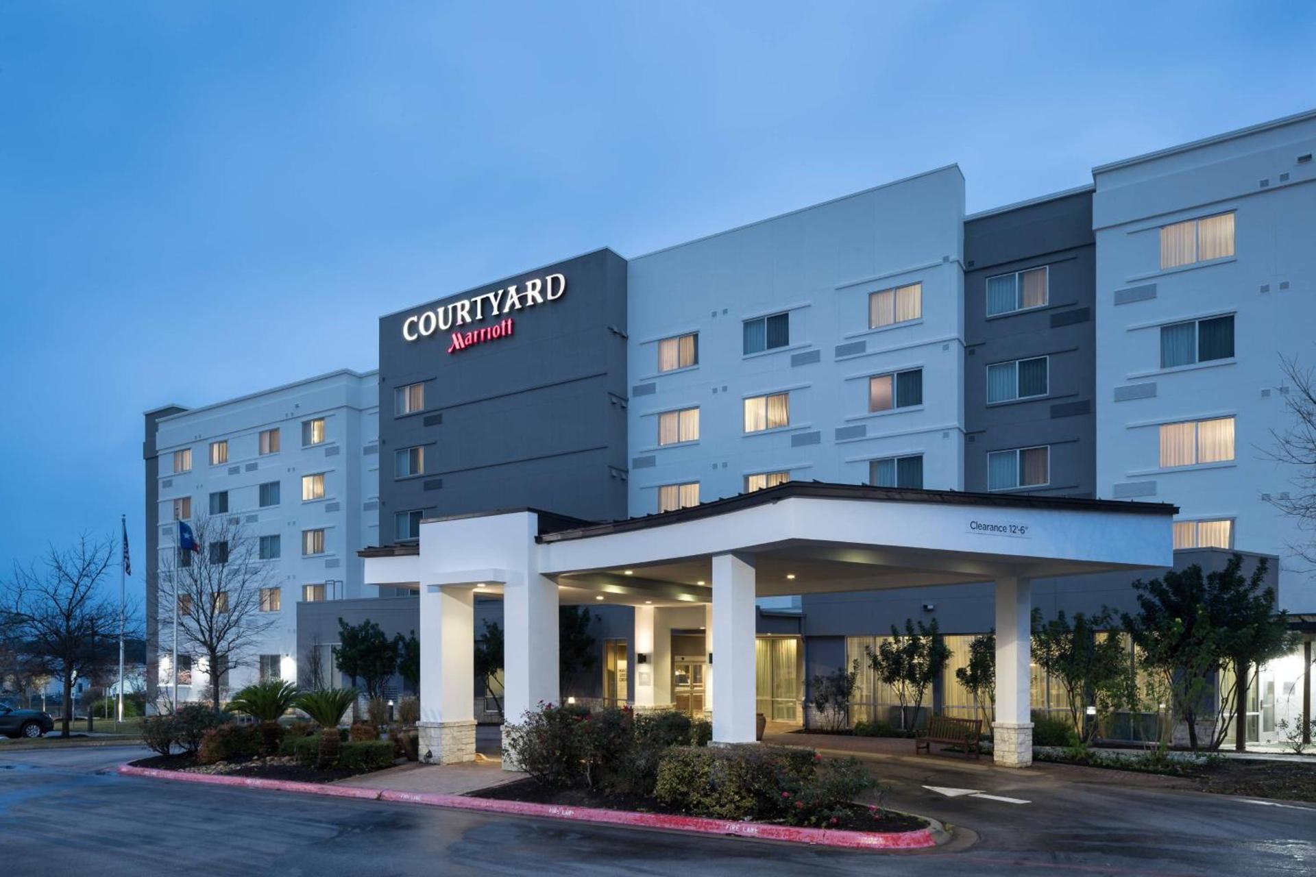 Courtyard by Marriott Austin Parmer Tech Ridge photo 2