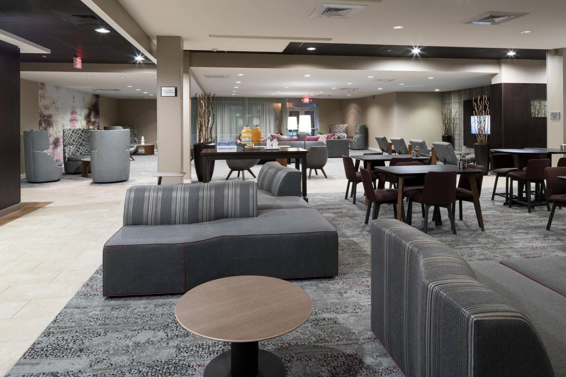 Courtyard by Marriott Austin Parmer Tech Ridge photo 4