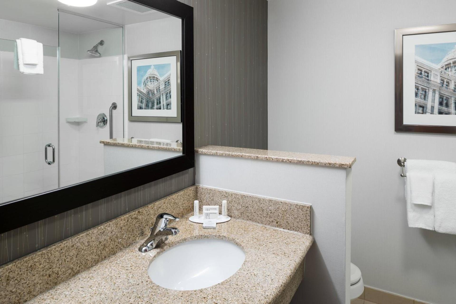 Courtyard by Marriott Austin Parmer Tech Ridge photo 12
