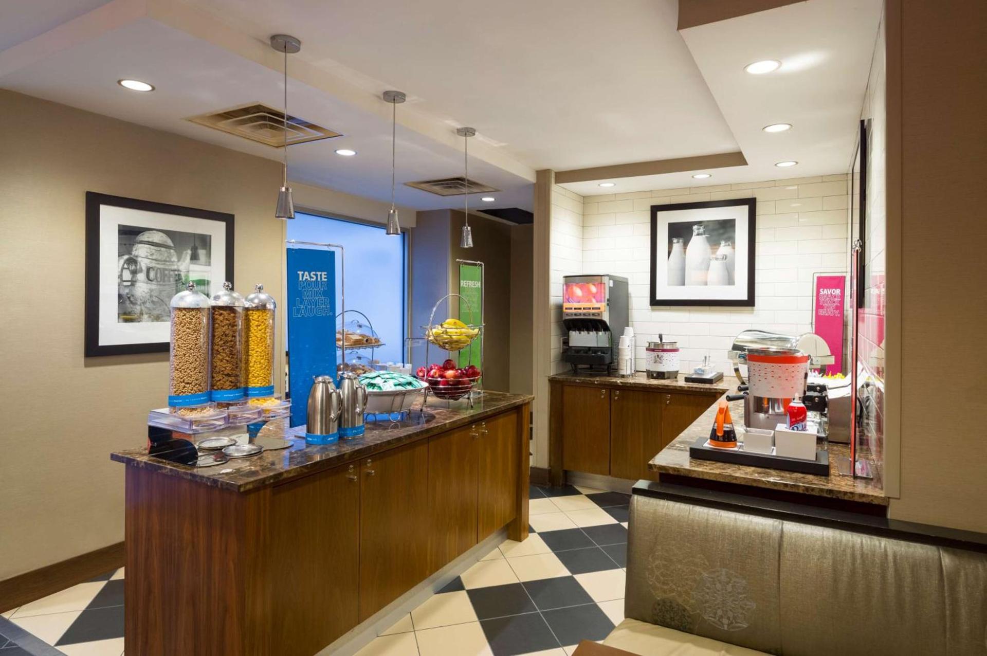 Hampton Inn Manhattan Chelsea photo 8