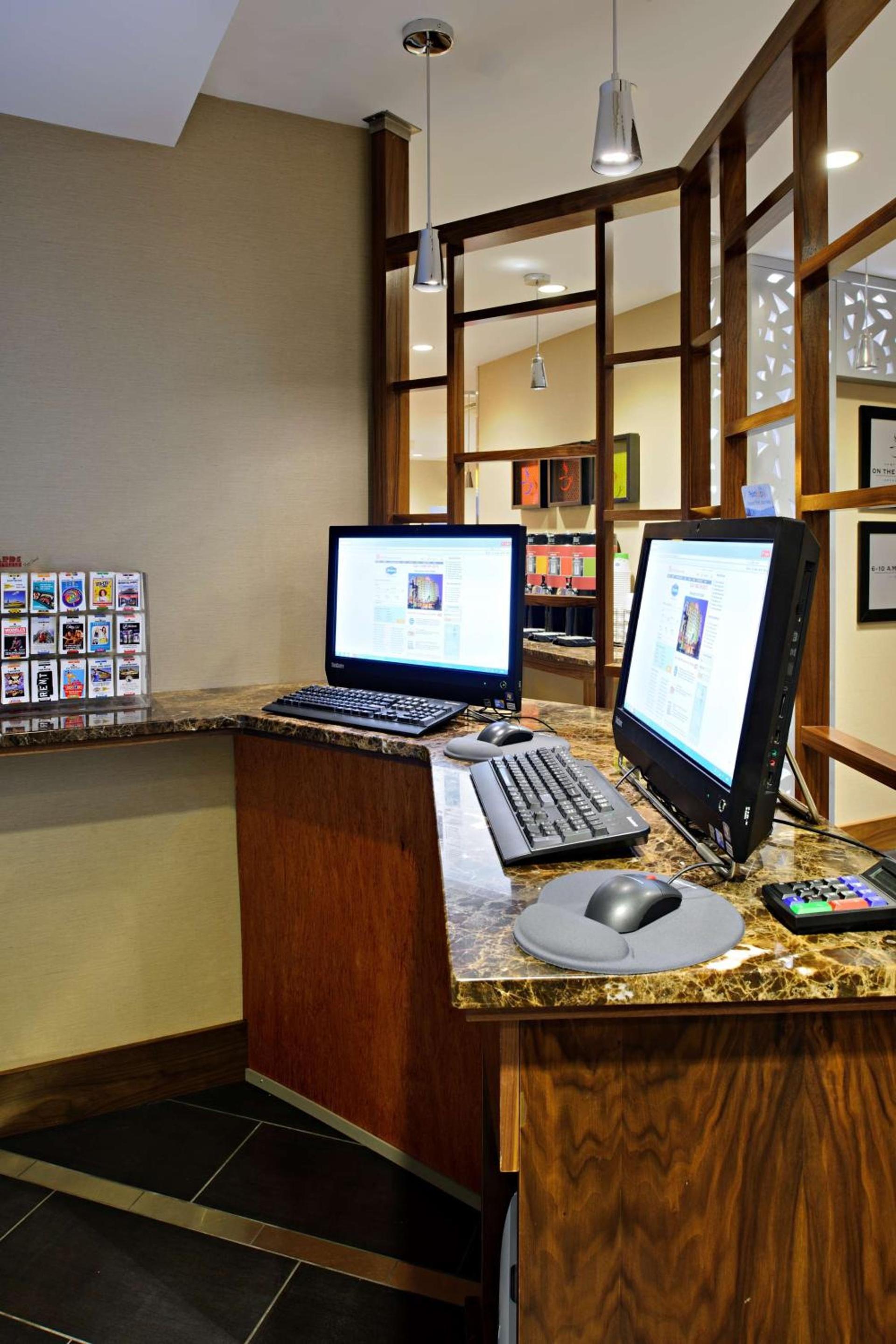 Hampton Inn Manhattan Chelsea photo 26