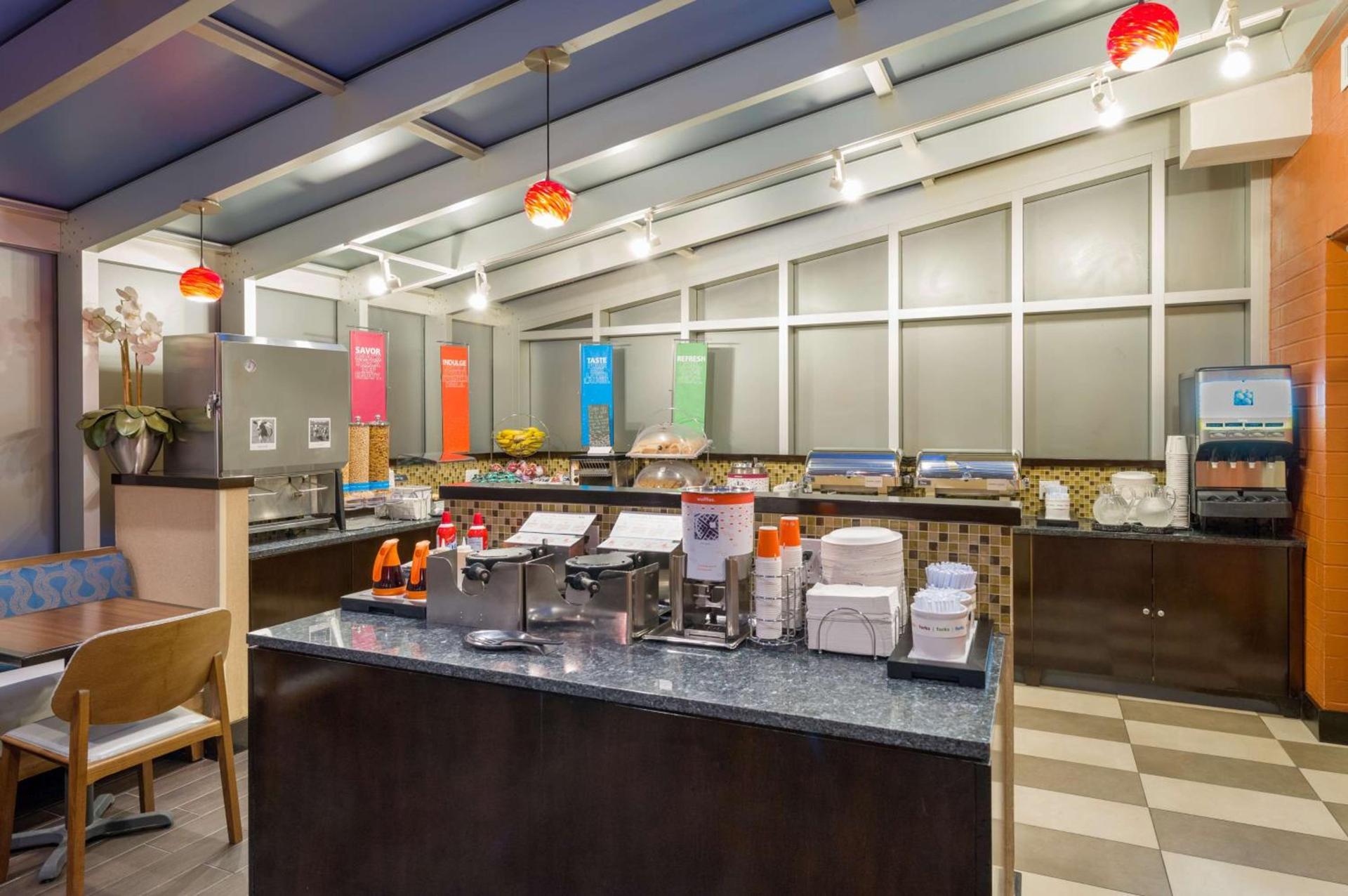 Hampton Inn Manhattan - Times Square South photo 5