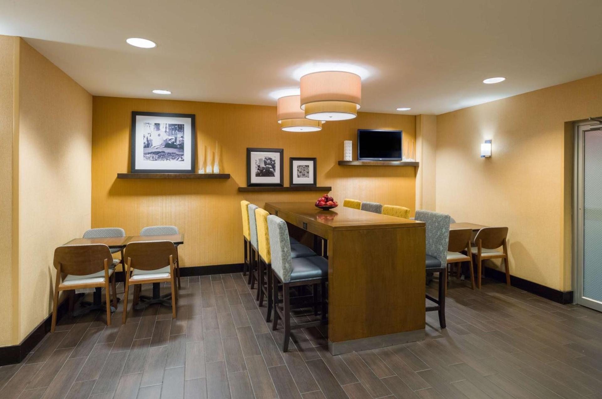 Hampton Inn Manhattan - Times Square South photo 8