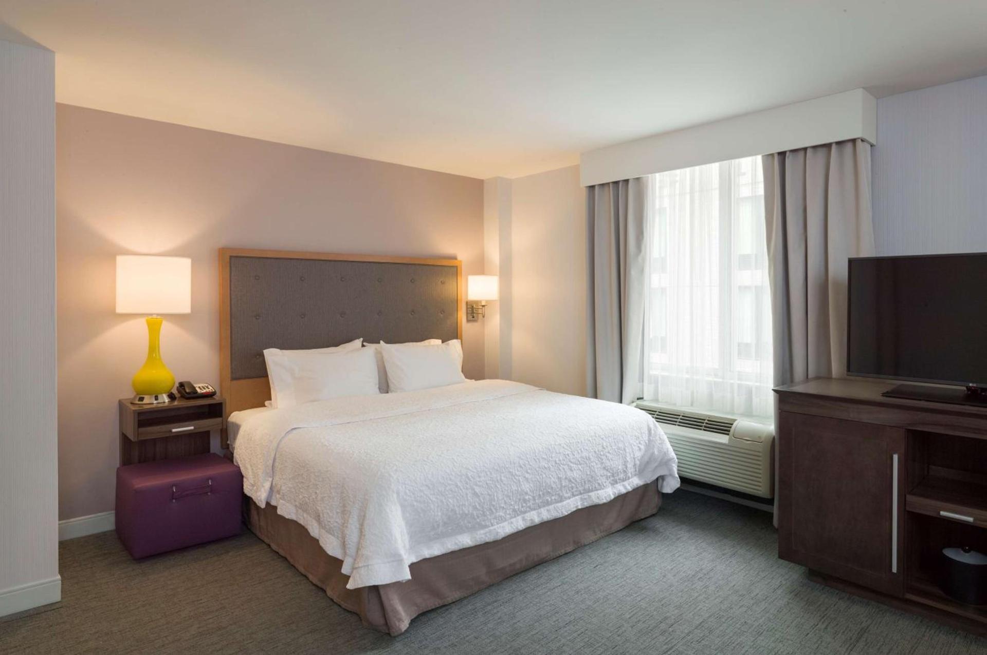 Hampton Inn Manhattan - Times Square South photo 12