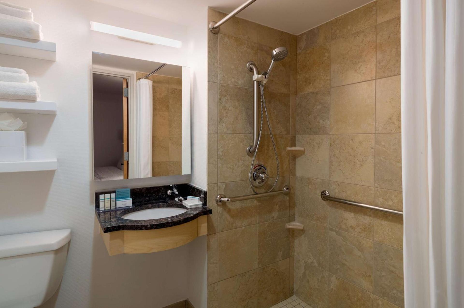 Hampton Inn Manhattan - Times Square South photo 13