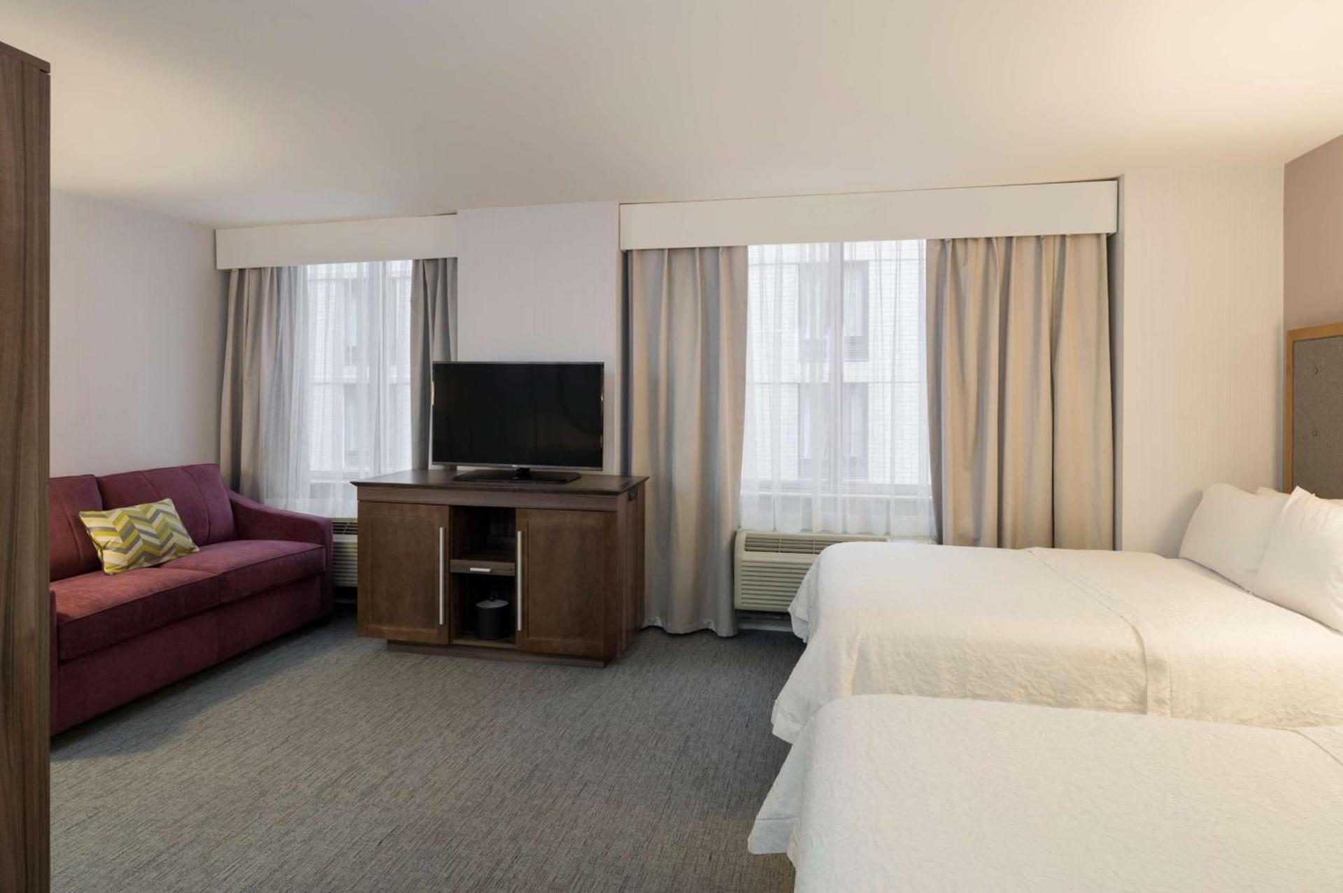 Hampton Inn Manhattan - Times Square South photo 14