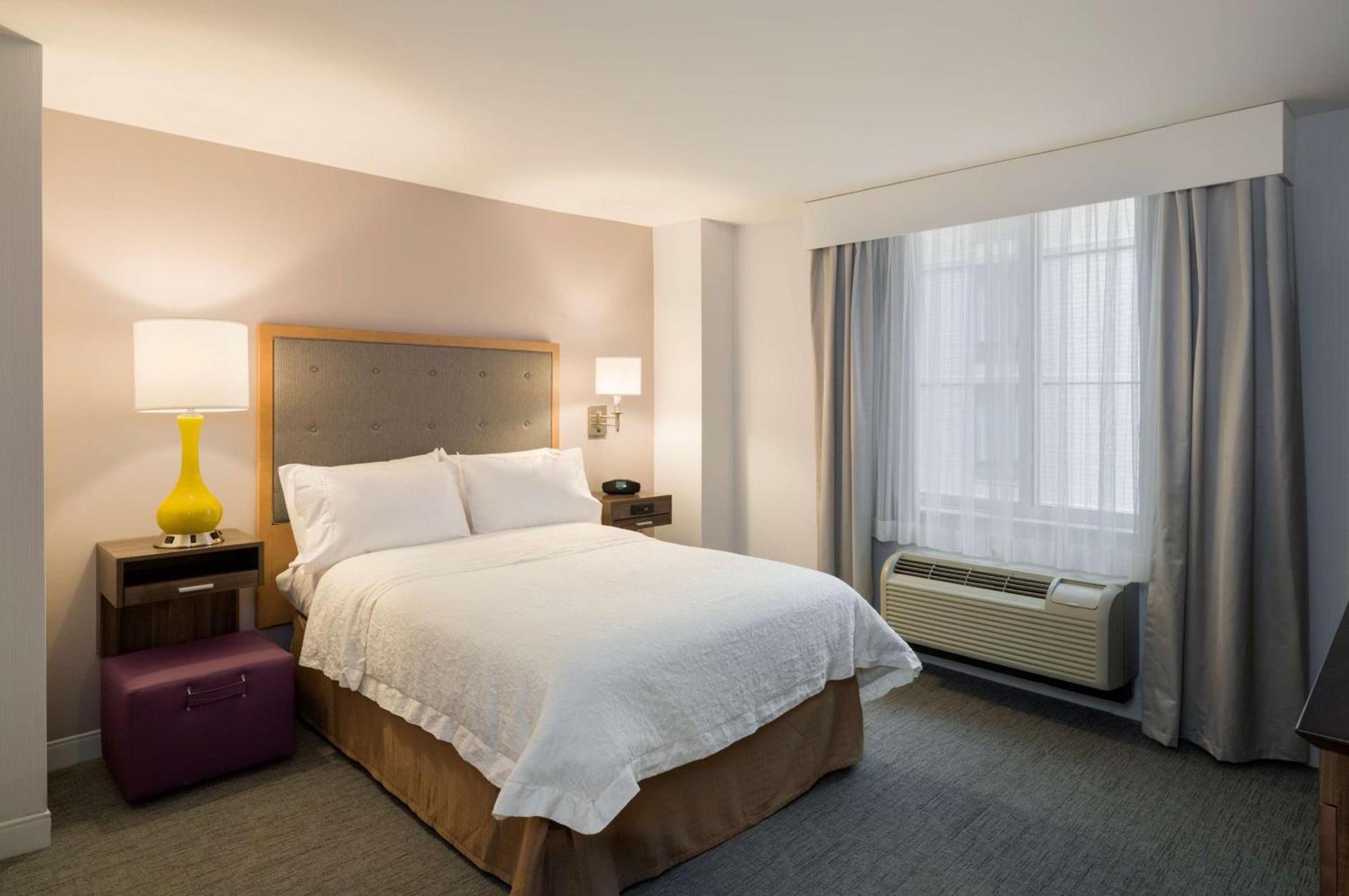 Hampton Inn Manhattan - Times Square South photo 17