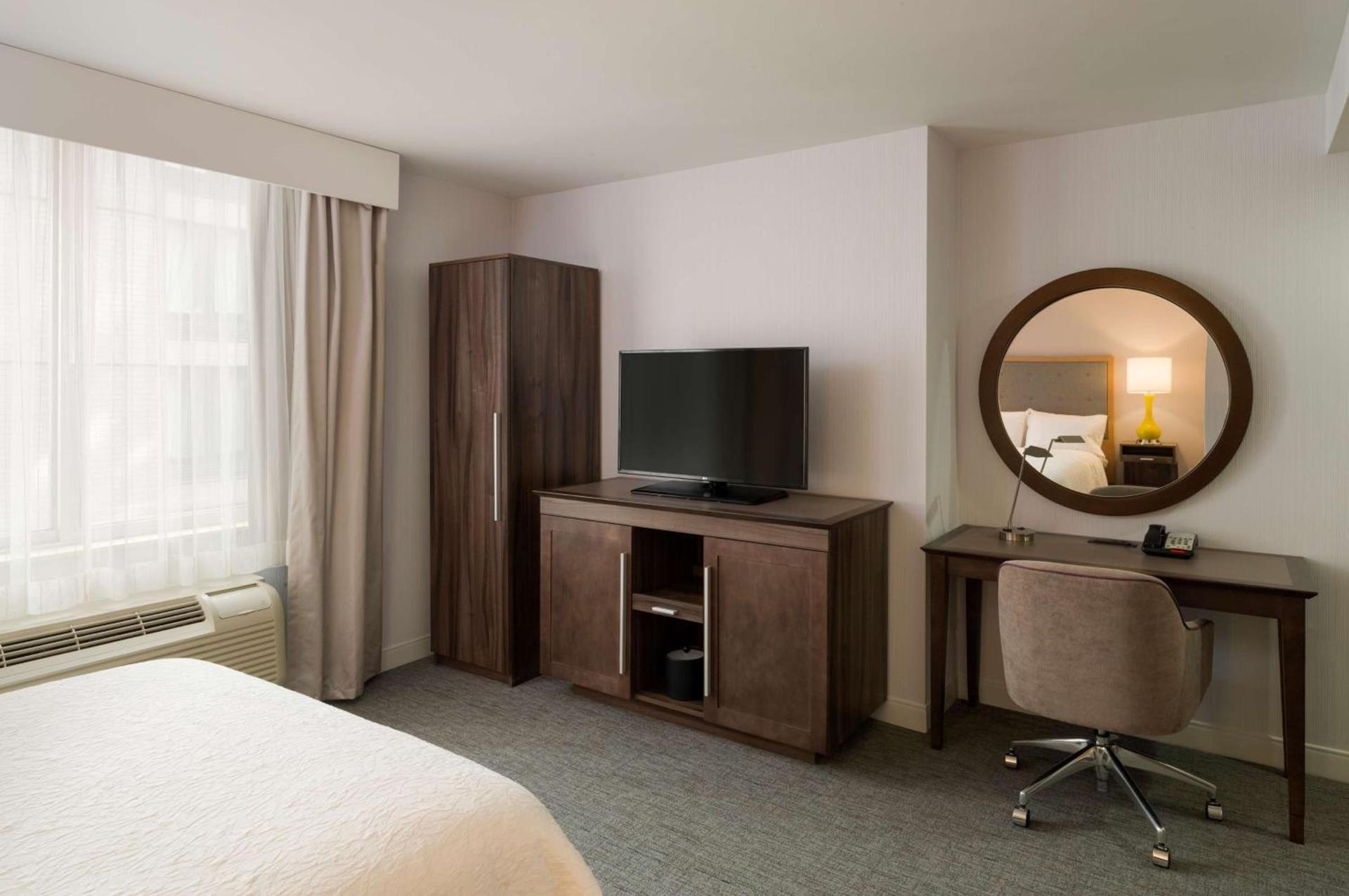 Hampton Inn Manhattan - Times Square South photo 18