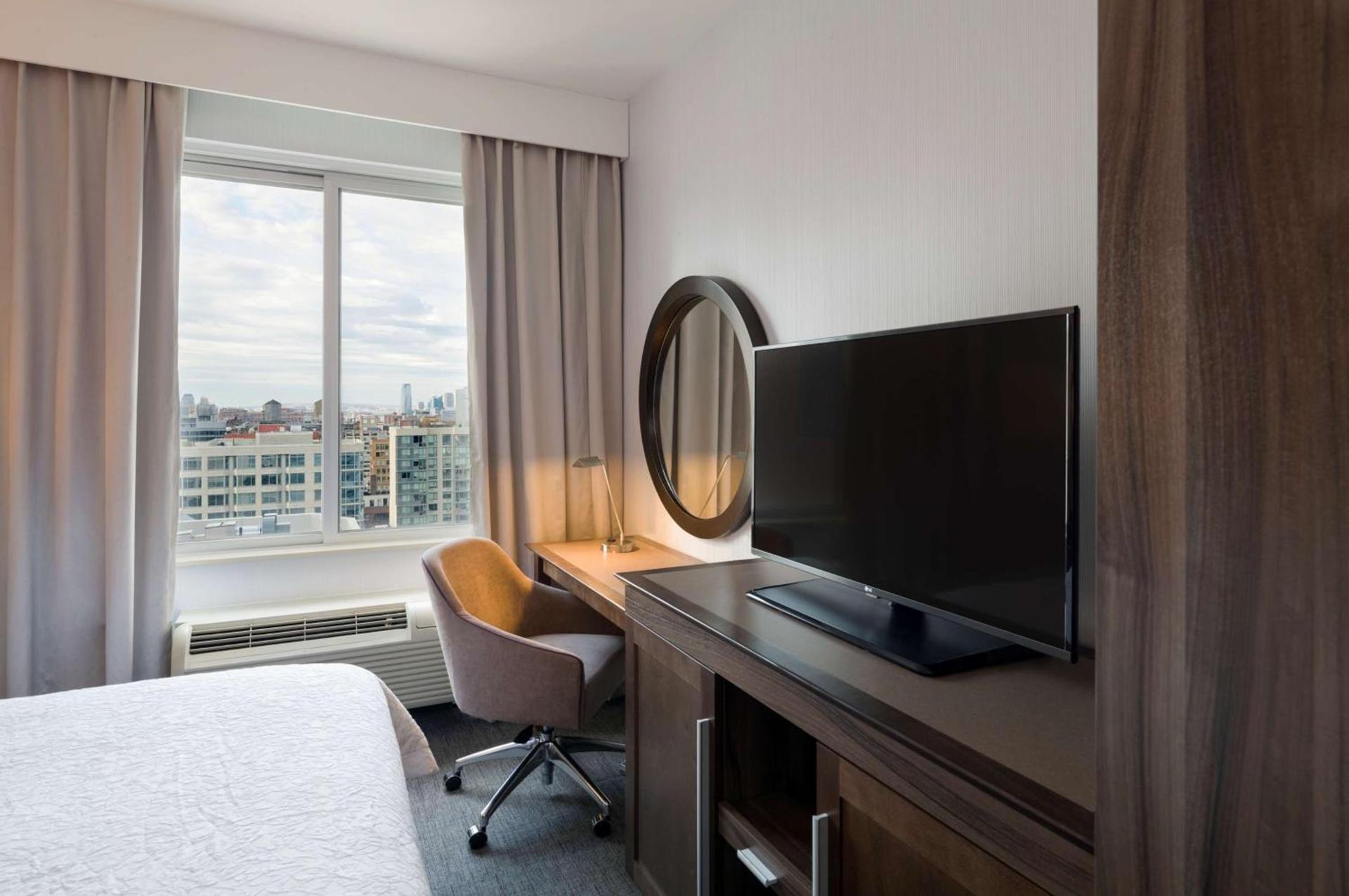 Hampton Inn Manhattan - Times Square South photo 25