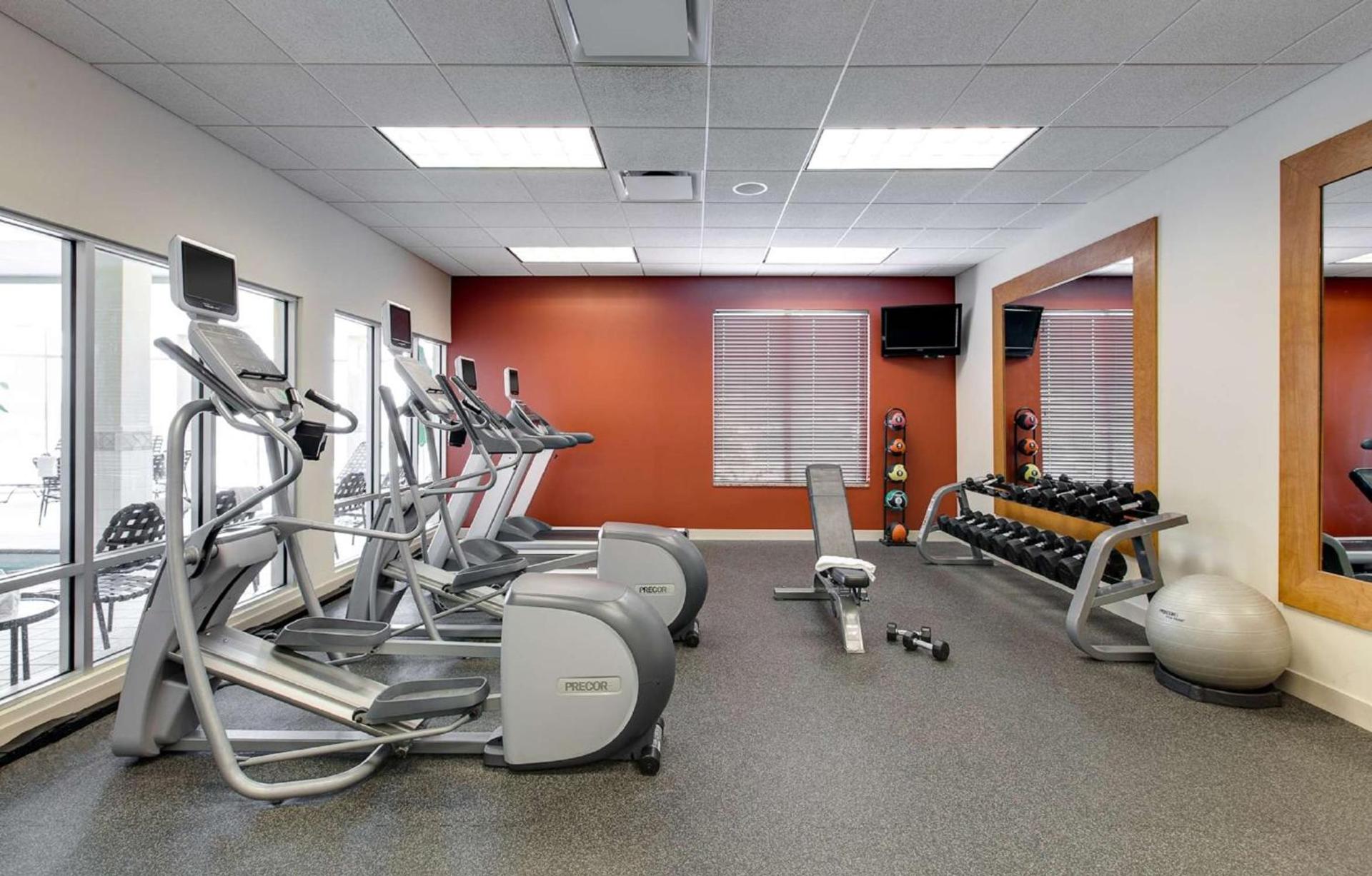 Hilton Garden Inn Naperville/Warrenville photo 12