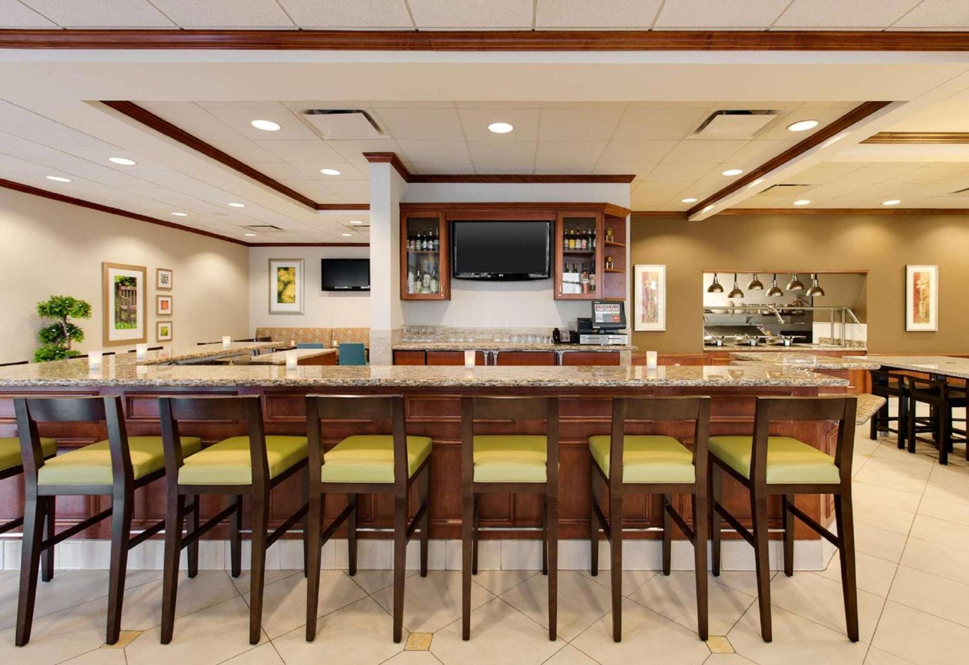 Hilton Garden Inn Naperville/Warrenville photo 34