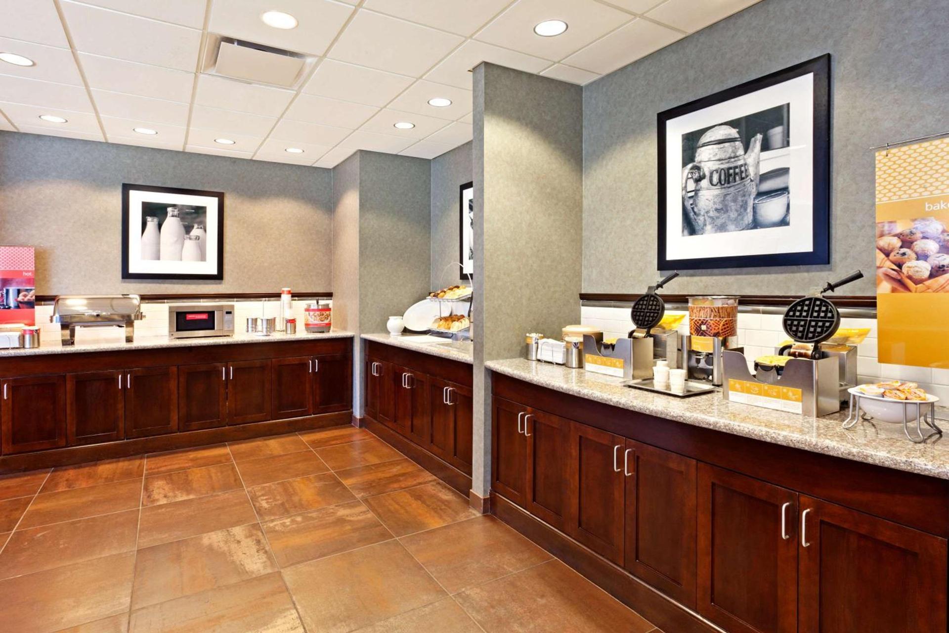 Hampton Inn & Suites Omaha-Downtown photo 10