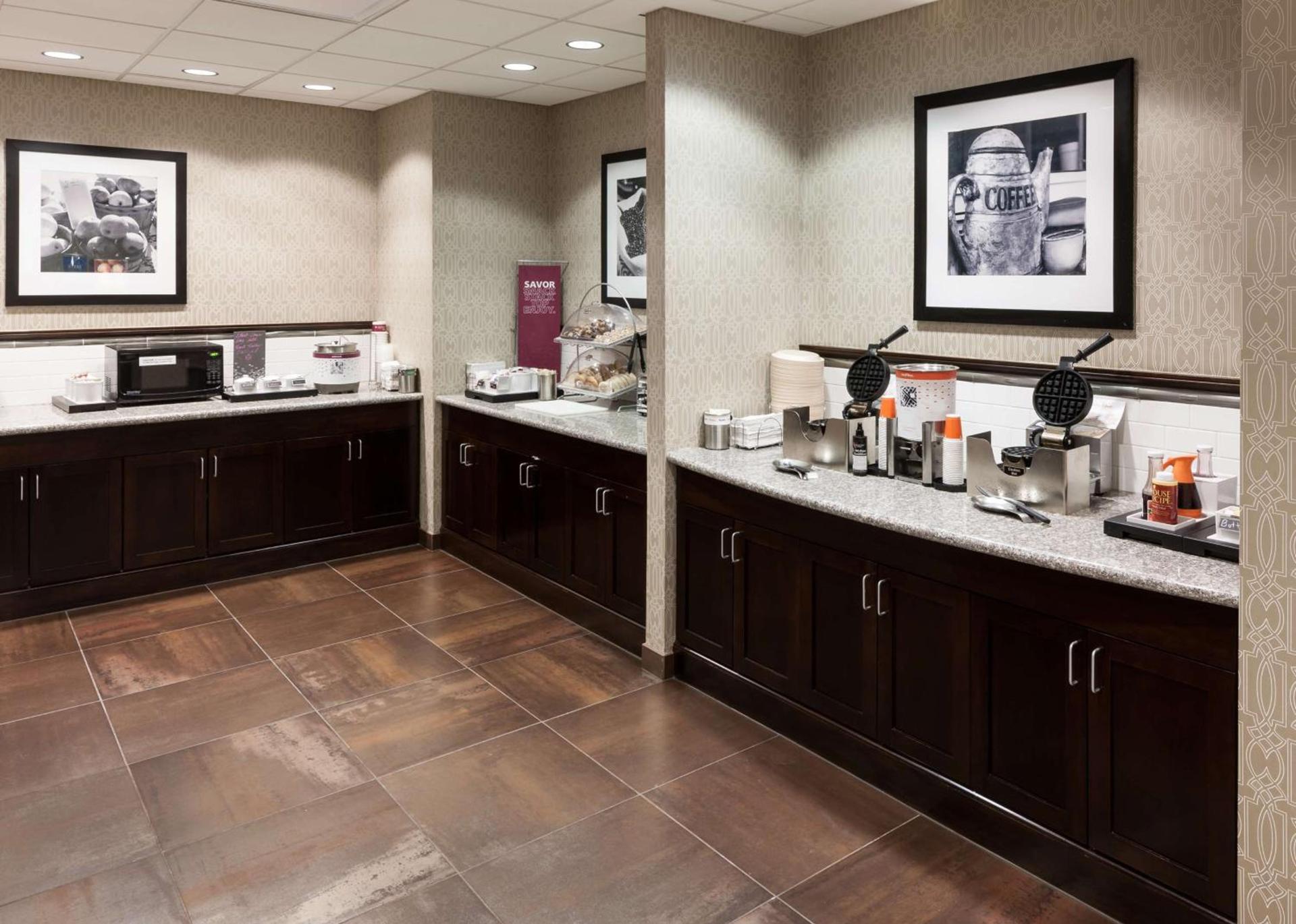 Hampton Inn & Suites Omaha-Downtown photo 11