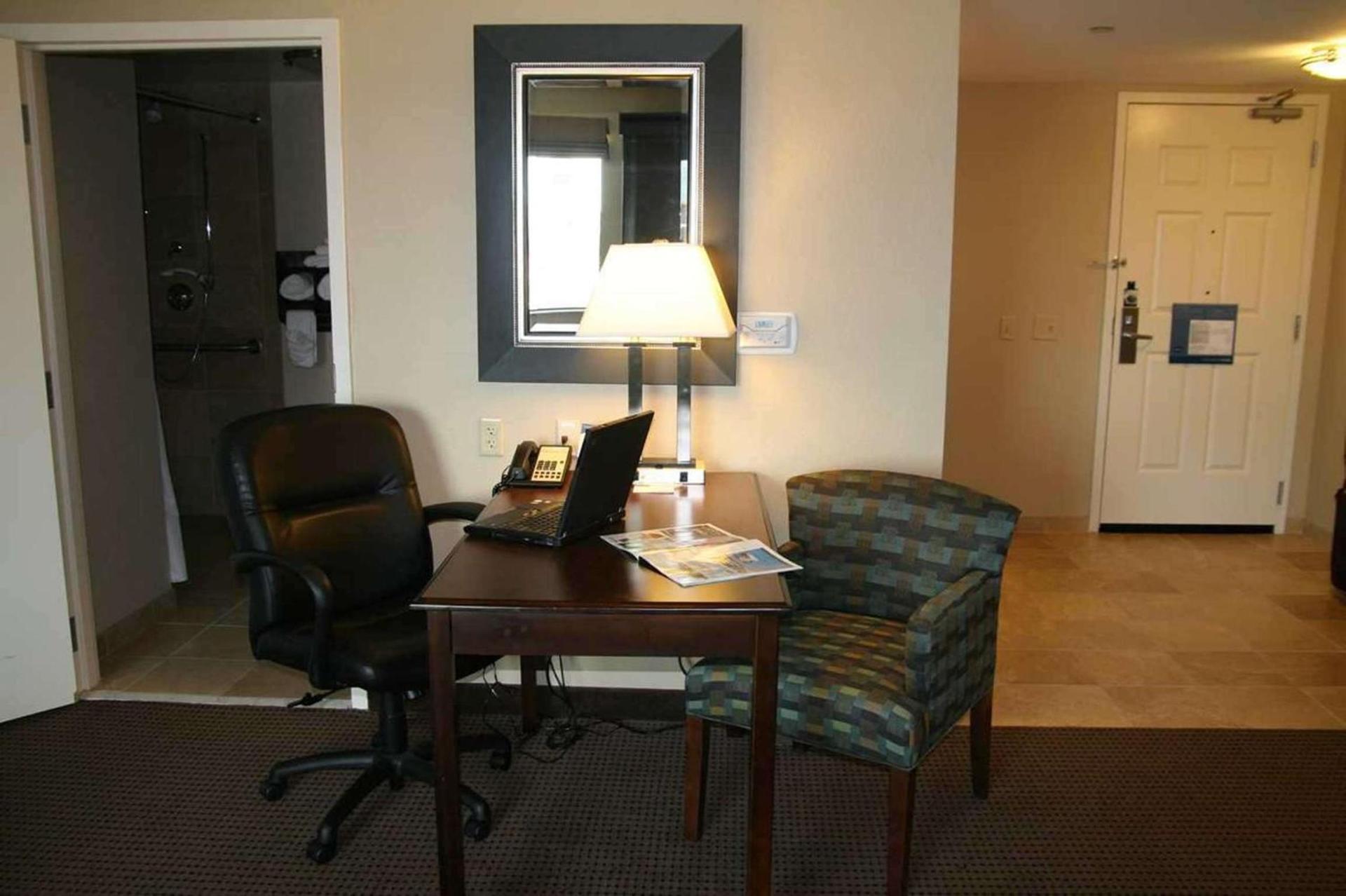 Hampton Inn & Suites Omaha-Downtown photo 15