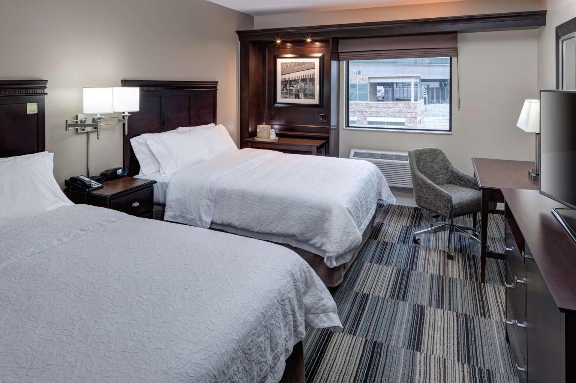 Hampton Inn & Suites Omaha-Downtown photo 18