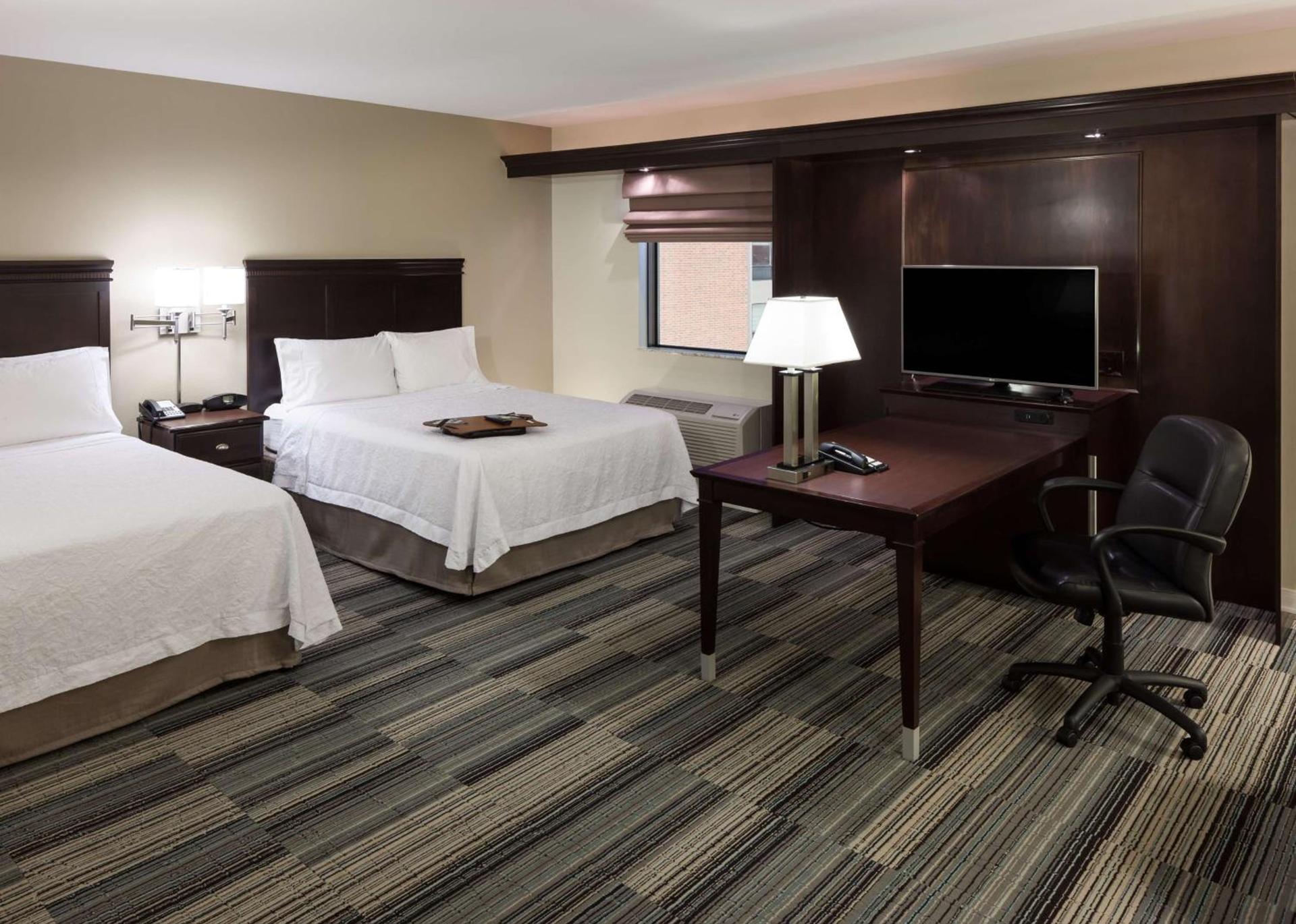 Hampton Inn & Suites Omaha-Downtown photo 25