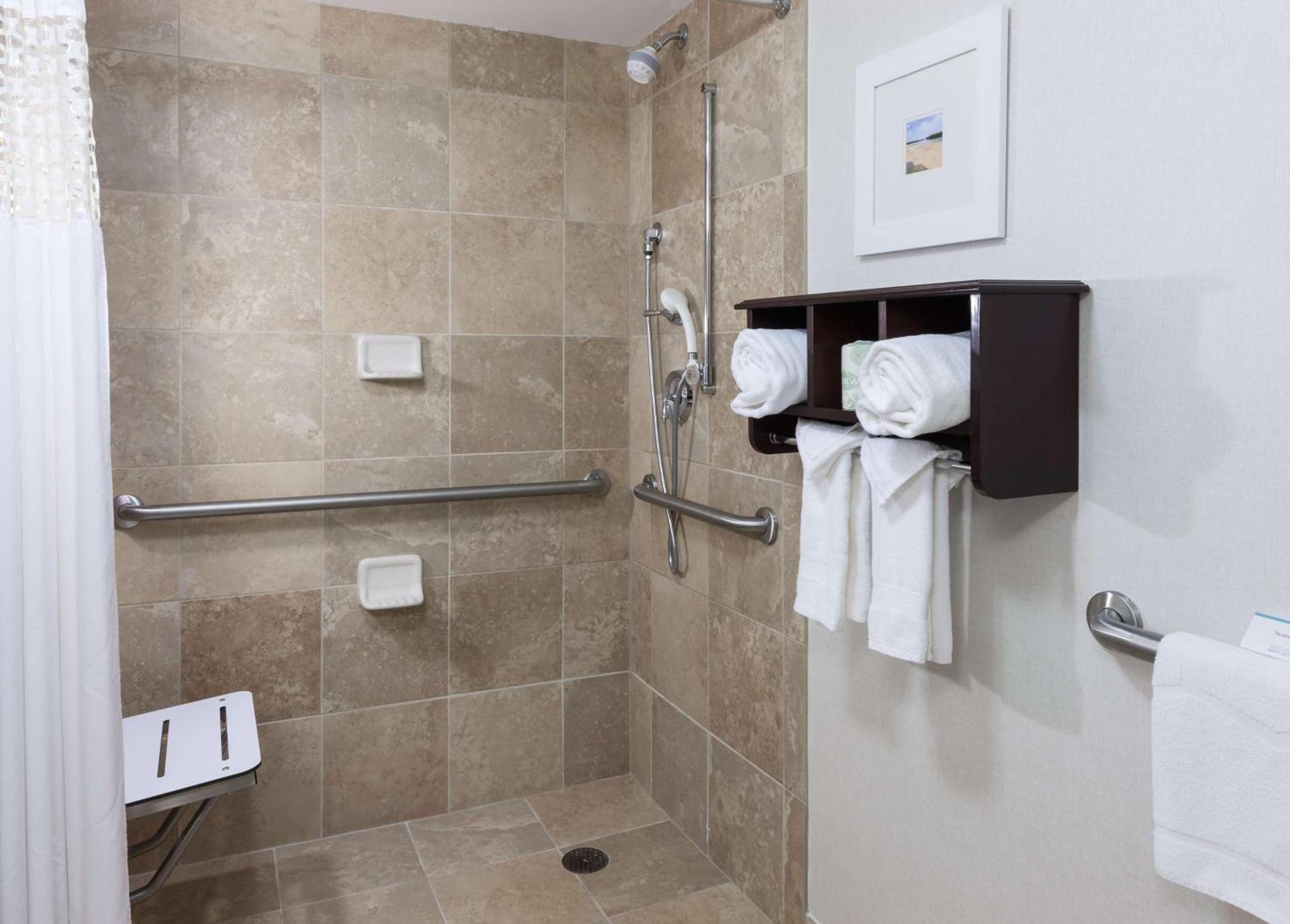 Hampton Inn & Suites Omaha-Downtown photo 28