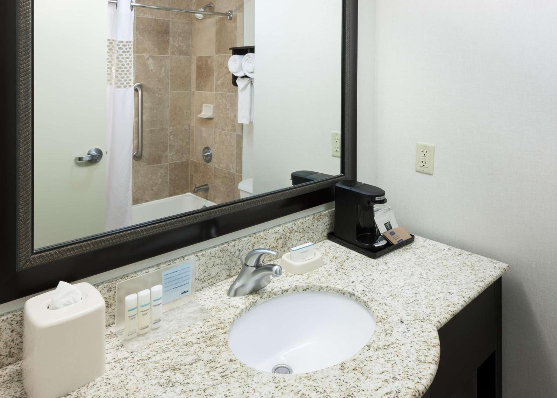 Hampton Inn & Suites Omaha-Downtown photo 29