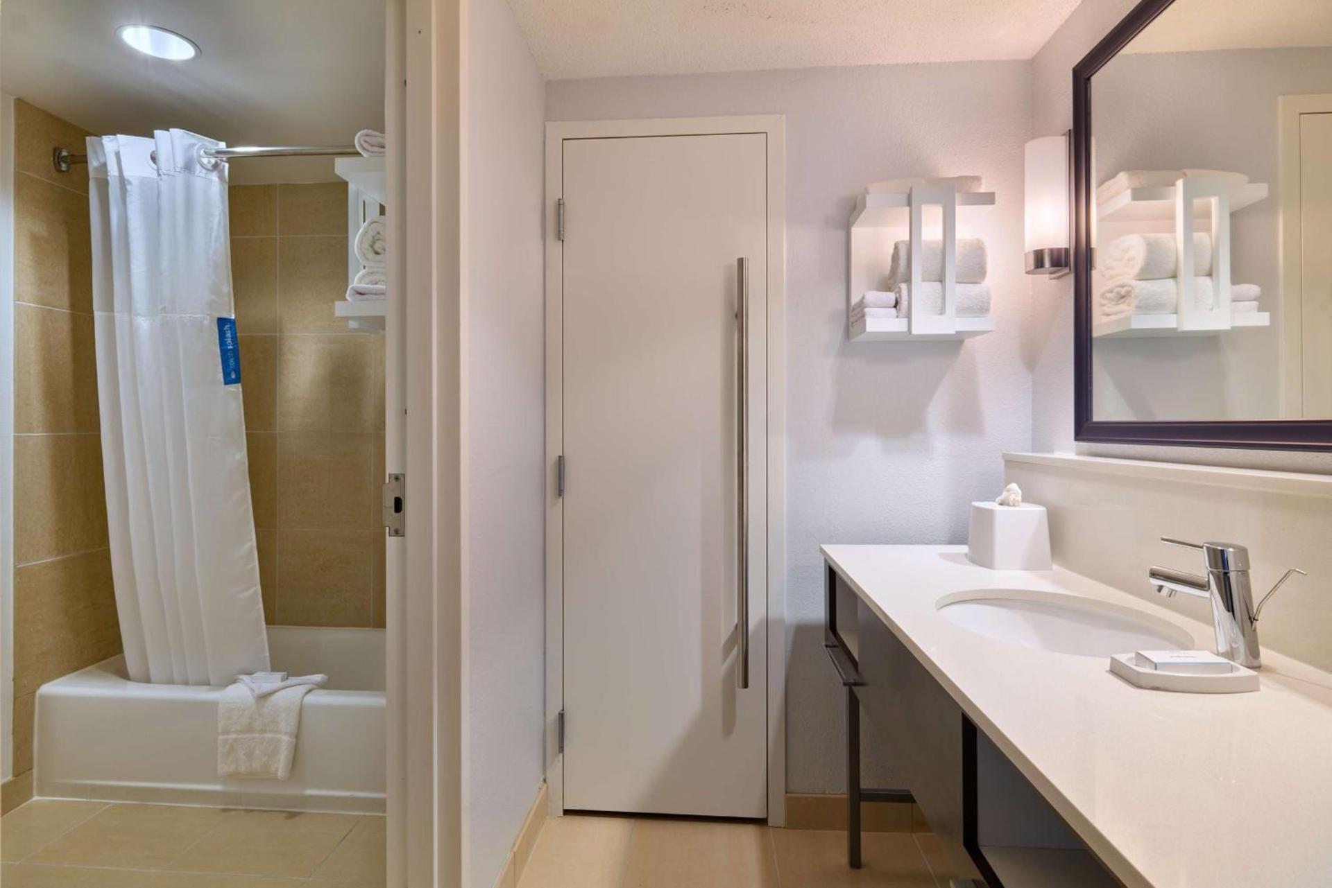 Hampton Inn Washington DC - Convention Center photo 50