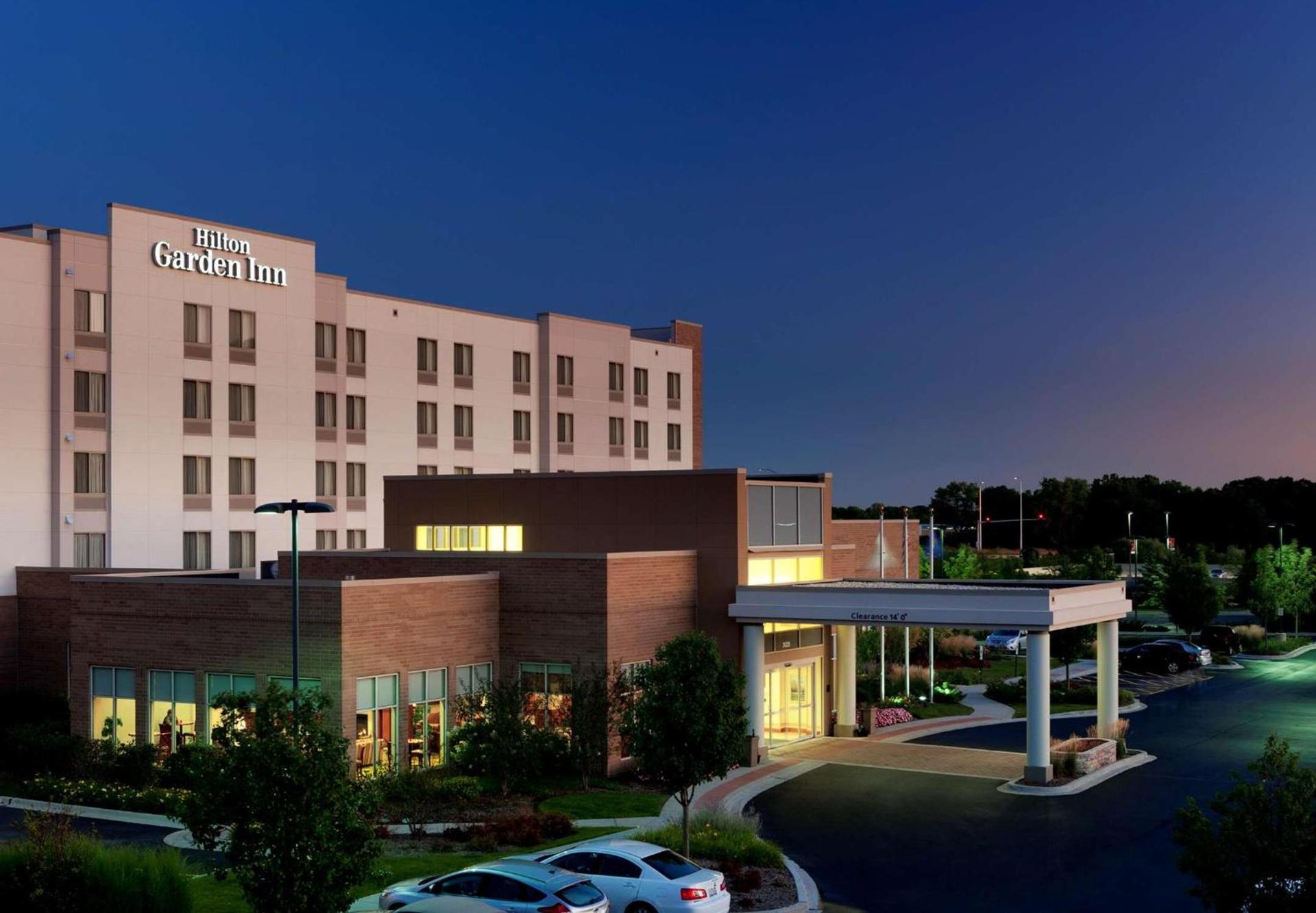 Hilton Garden Inn Lake Forest Mettawa photo 1