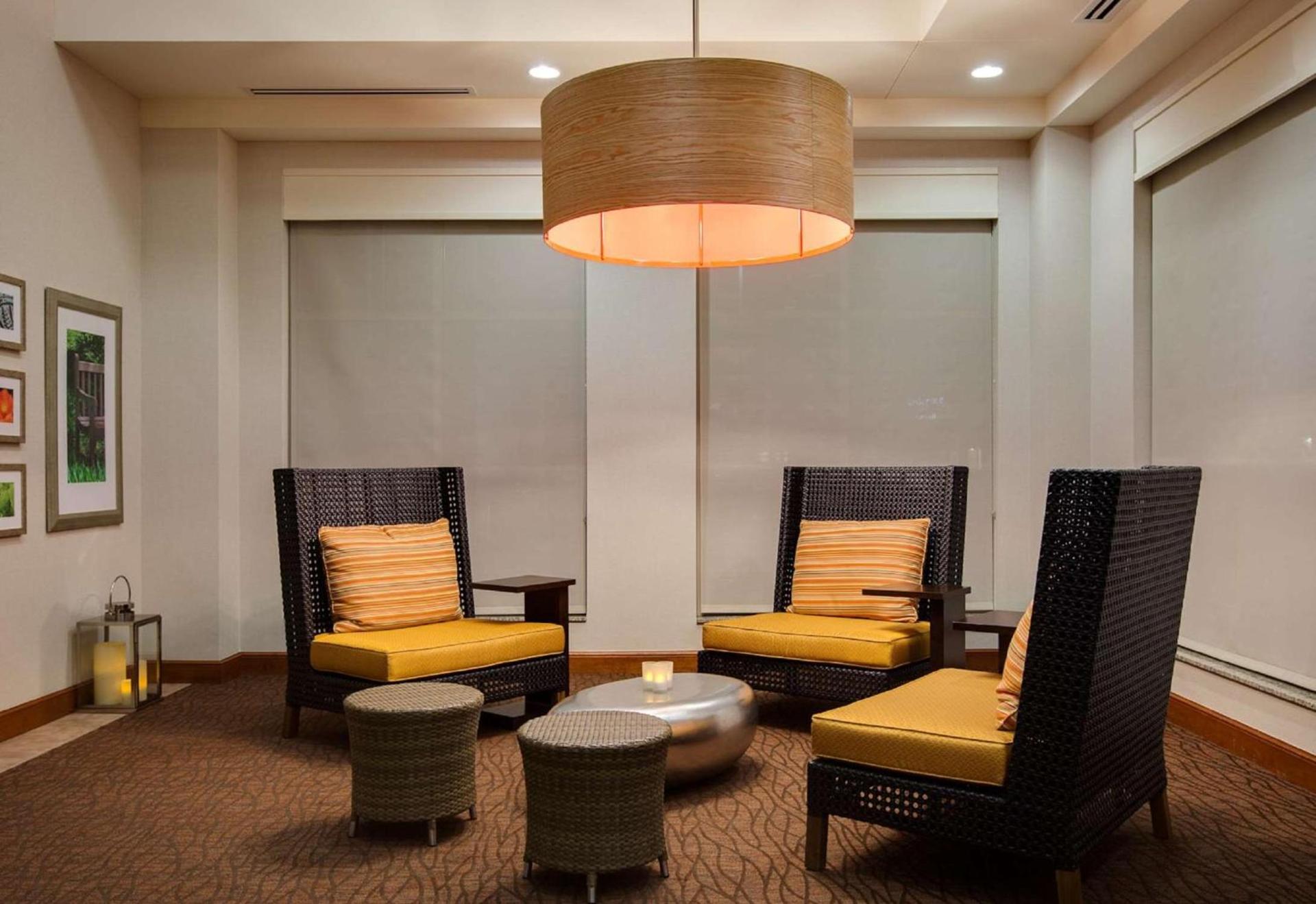 Hilton Garden Inn Lake Forest Mettawa photo 8