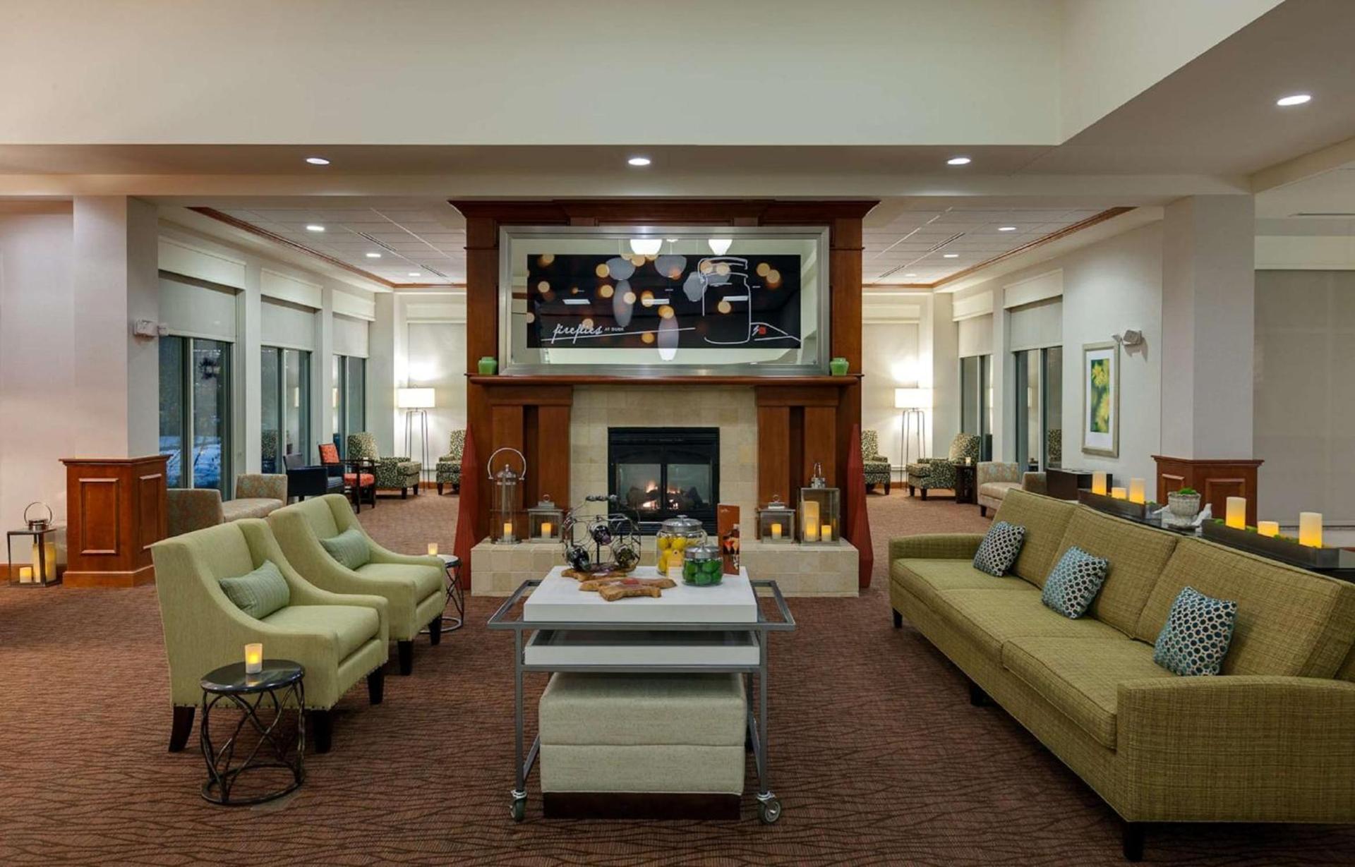 Hilton Garden Inn Lake Forest Mettawa photo 11