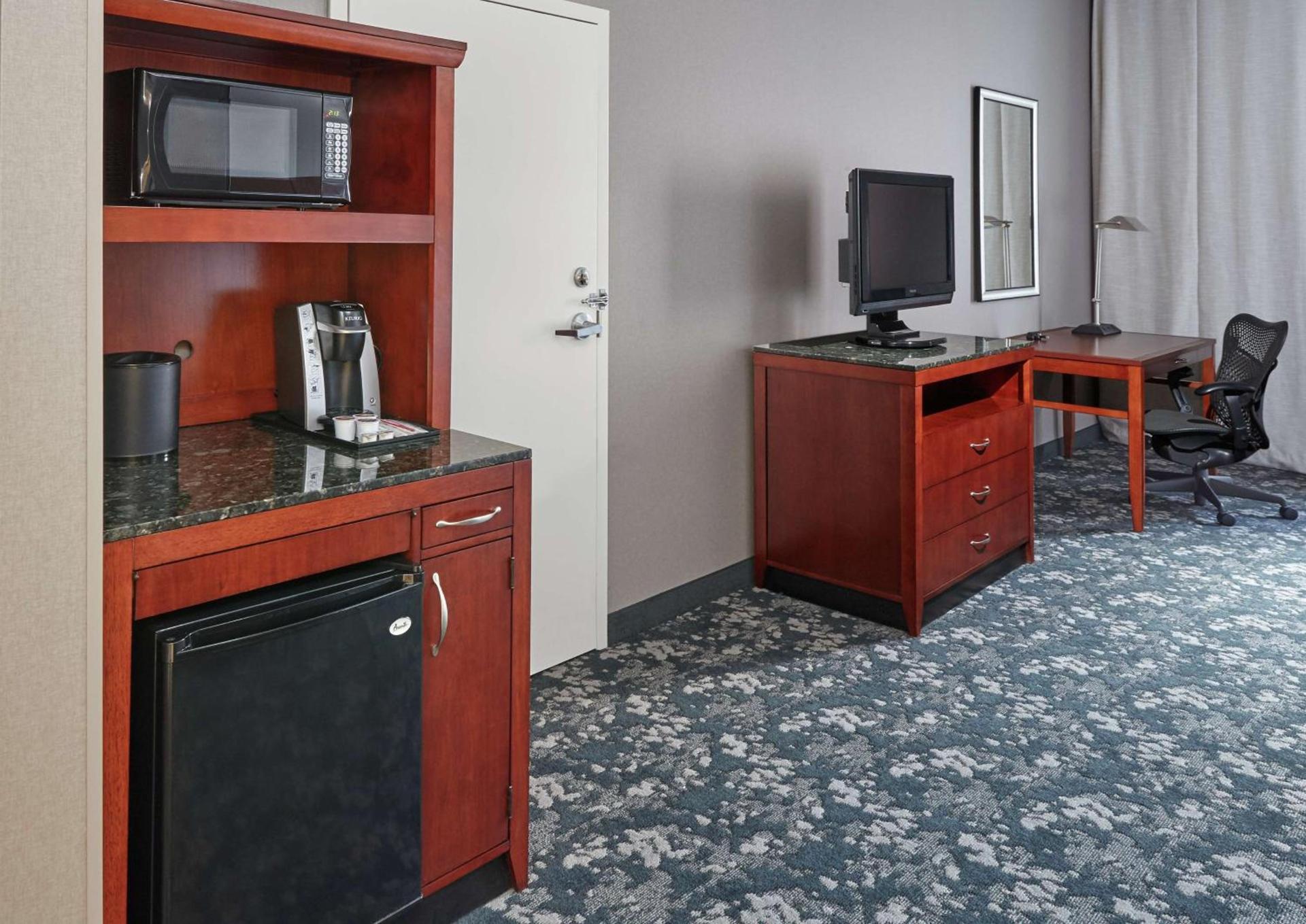 Hilton Garden Inn Lake Forest Mettawa photo 21