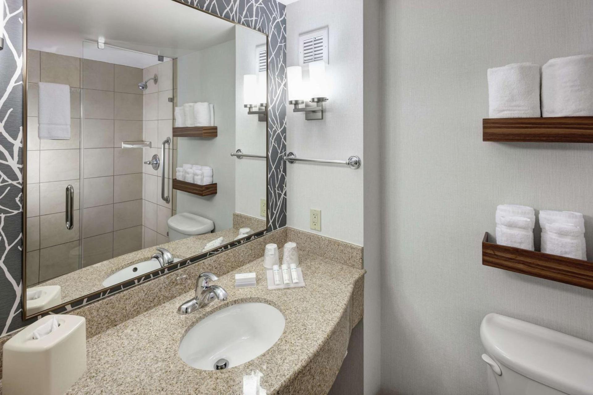 Hilton Garden Inn Lake Forest Mettawa photo 26