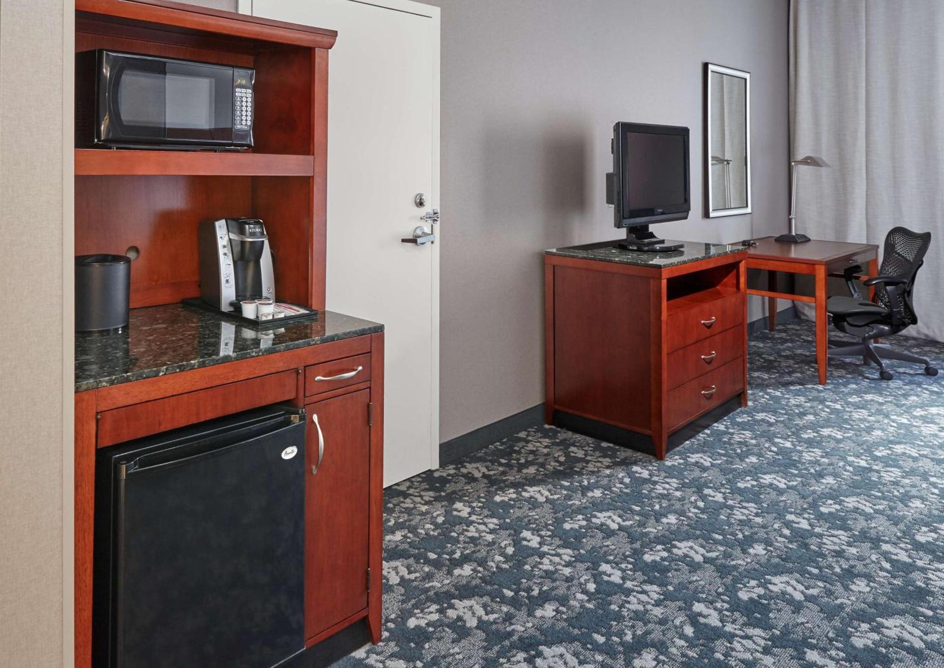 Hilton Garden Inn Lake Forest Mettawa photo 30