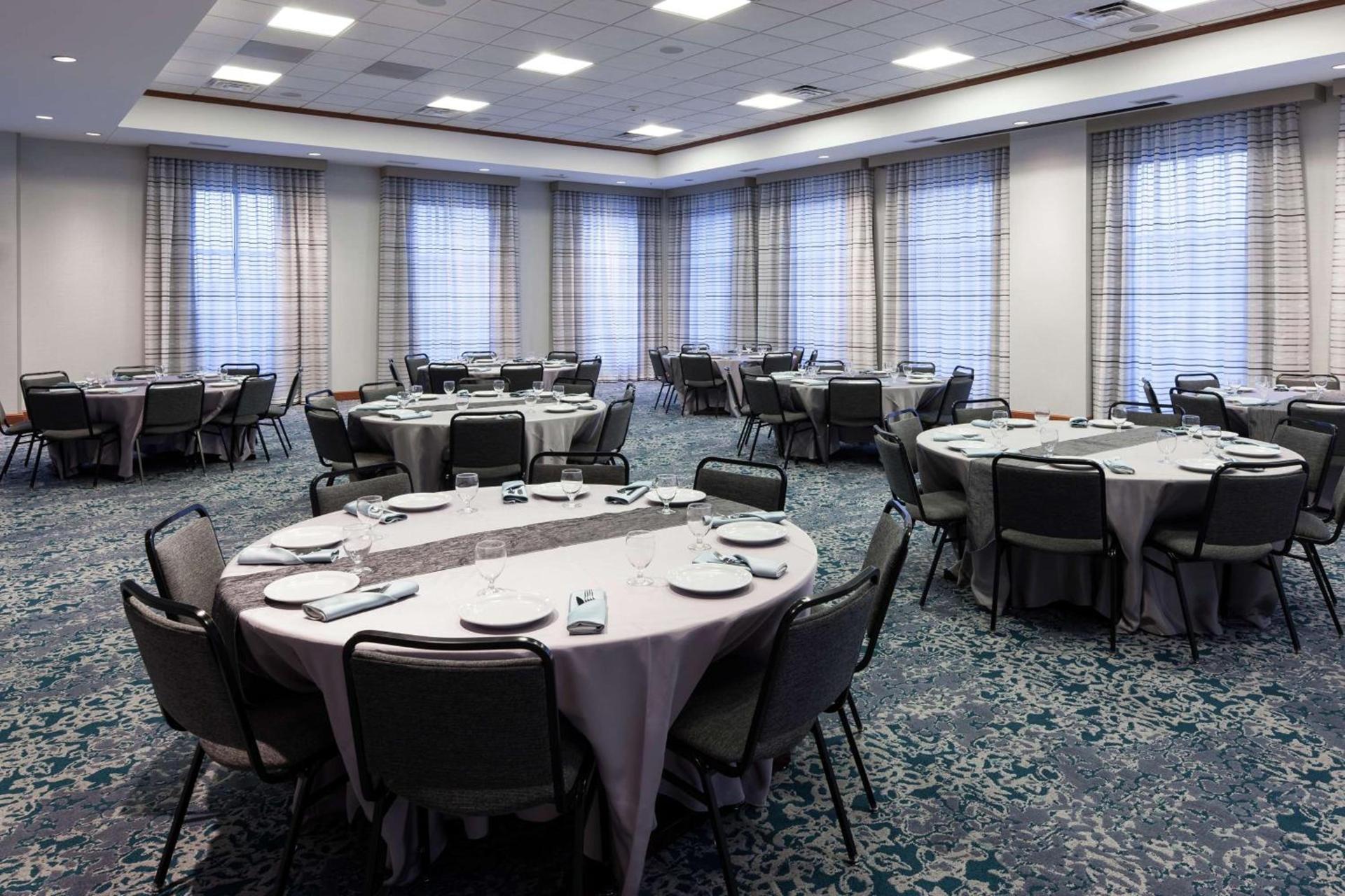Hilton Garden Inn Lake Forest Mettawa photo 36