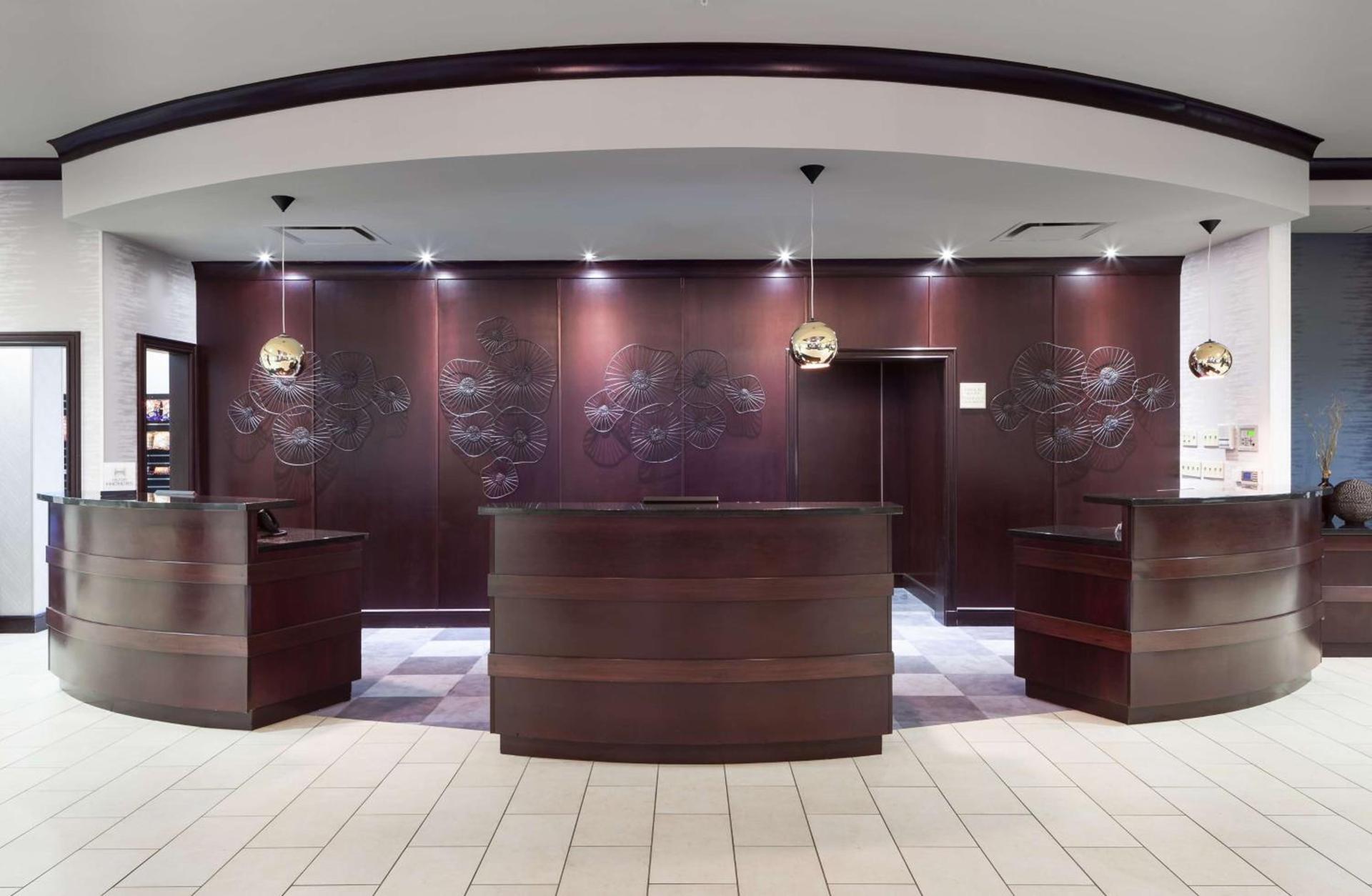 Embassy Suites by Hilton Tampa Brandon photo 4