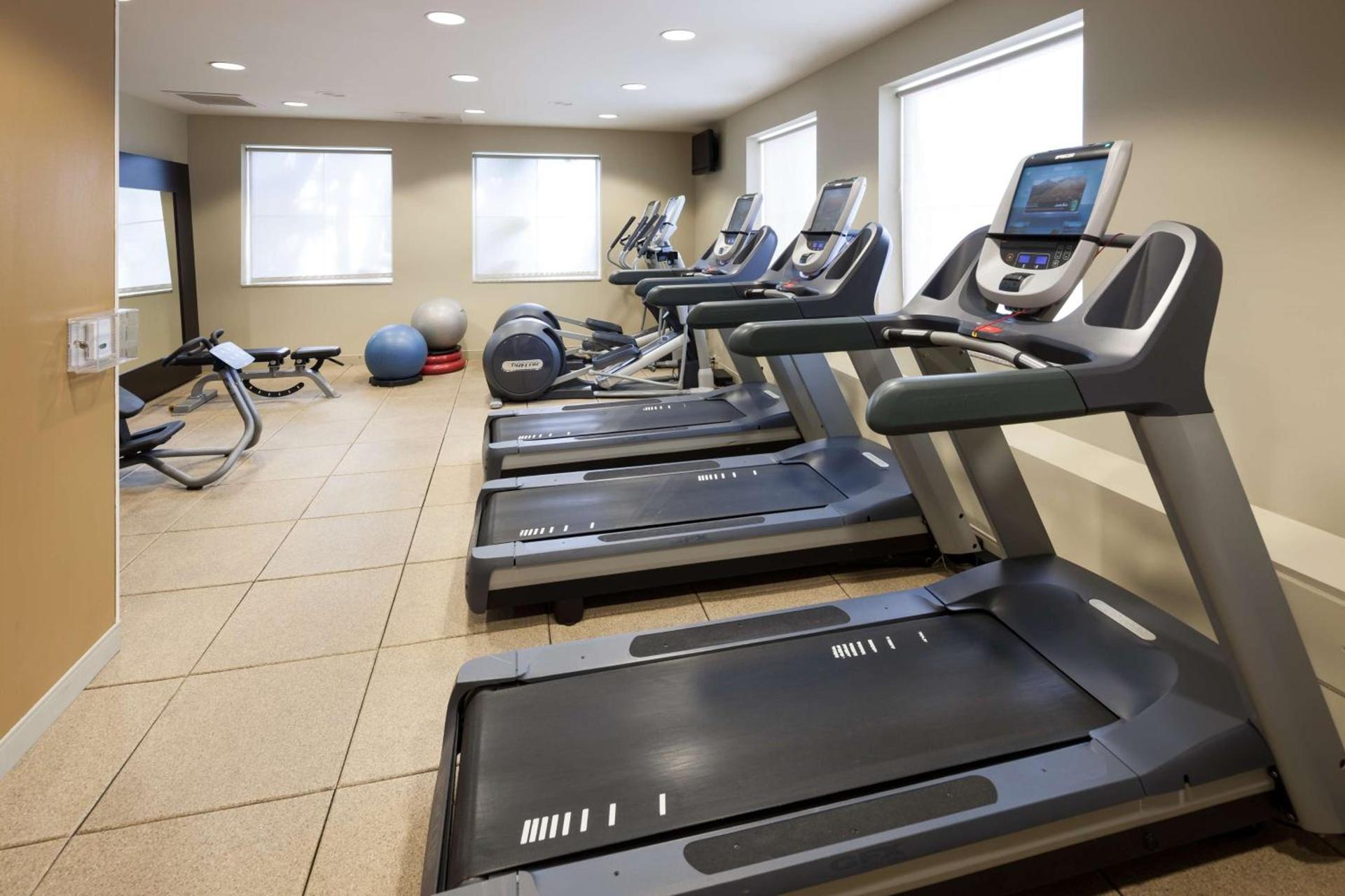 Embassy Suites by Hilton Tampa Brandon photo 10