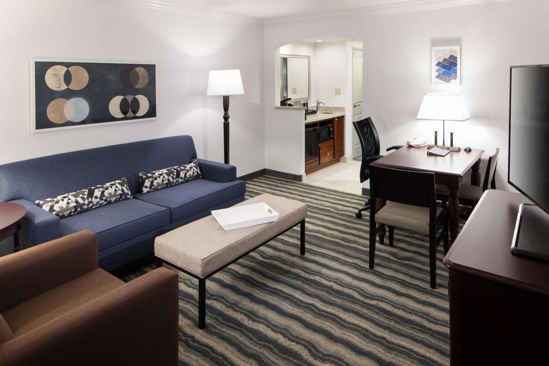 Embassy Suites by Hilton Tampa Brandon photo 18