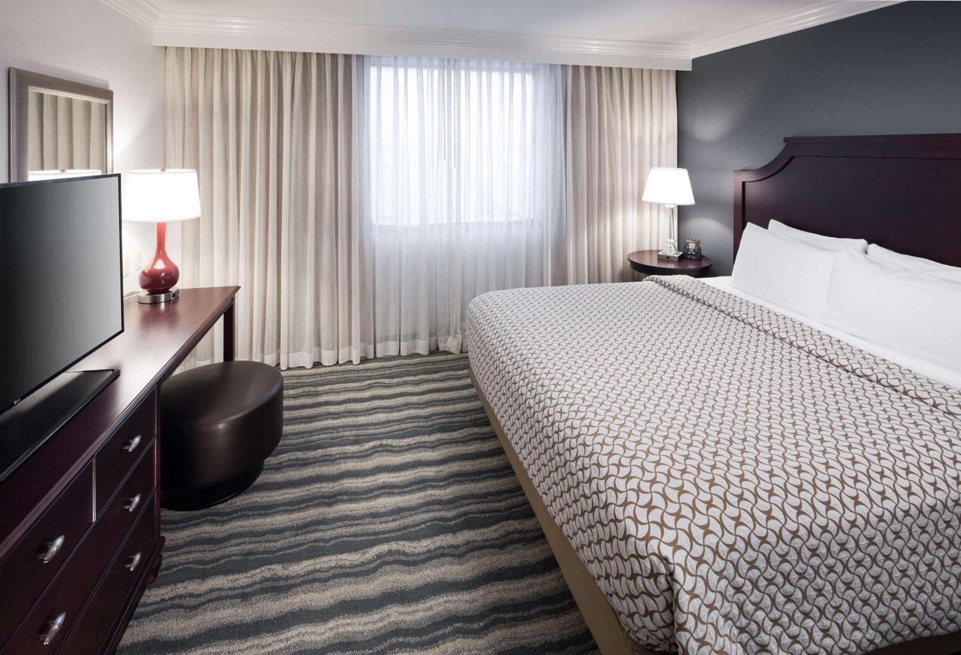 Embassy Suites by Hilton Tampa Brandon photo 20