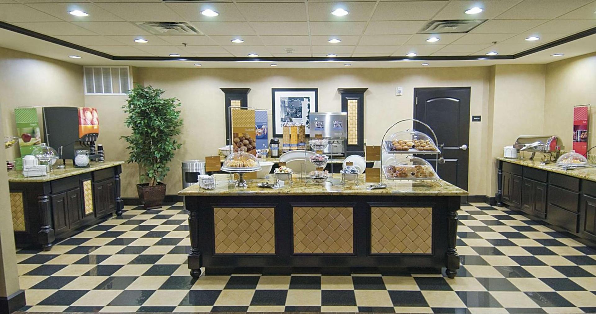 Hampton Inn & Suites Decatur photo 21