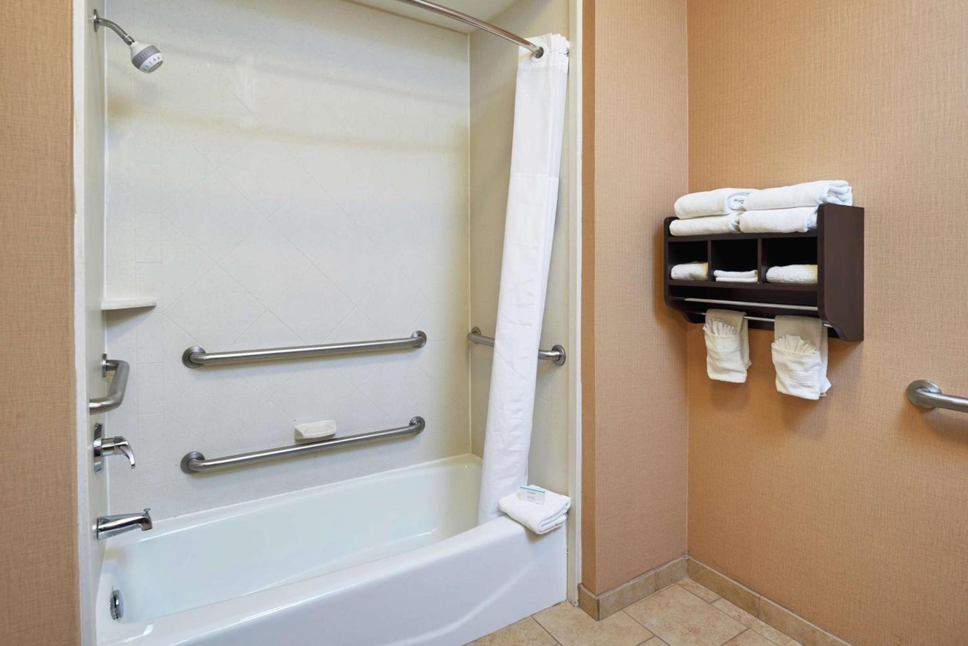Hampton Inn & Suites Decatur photo 37